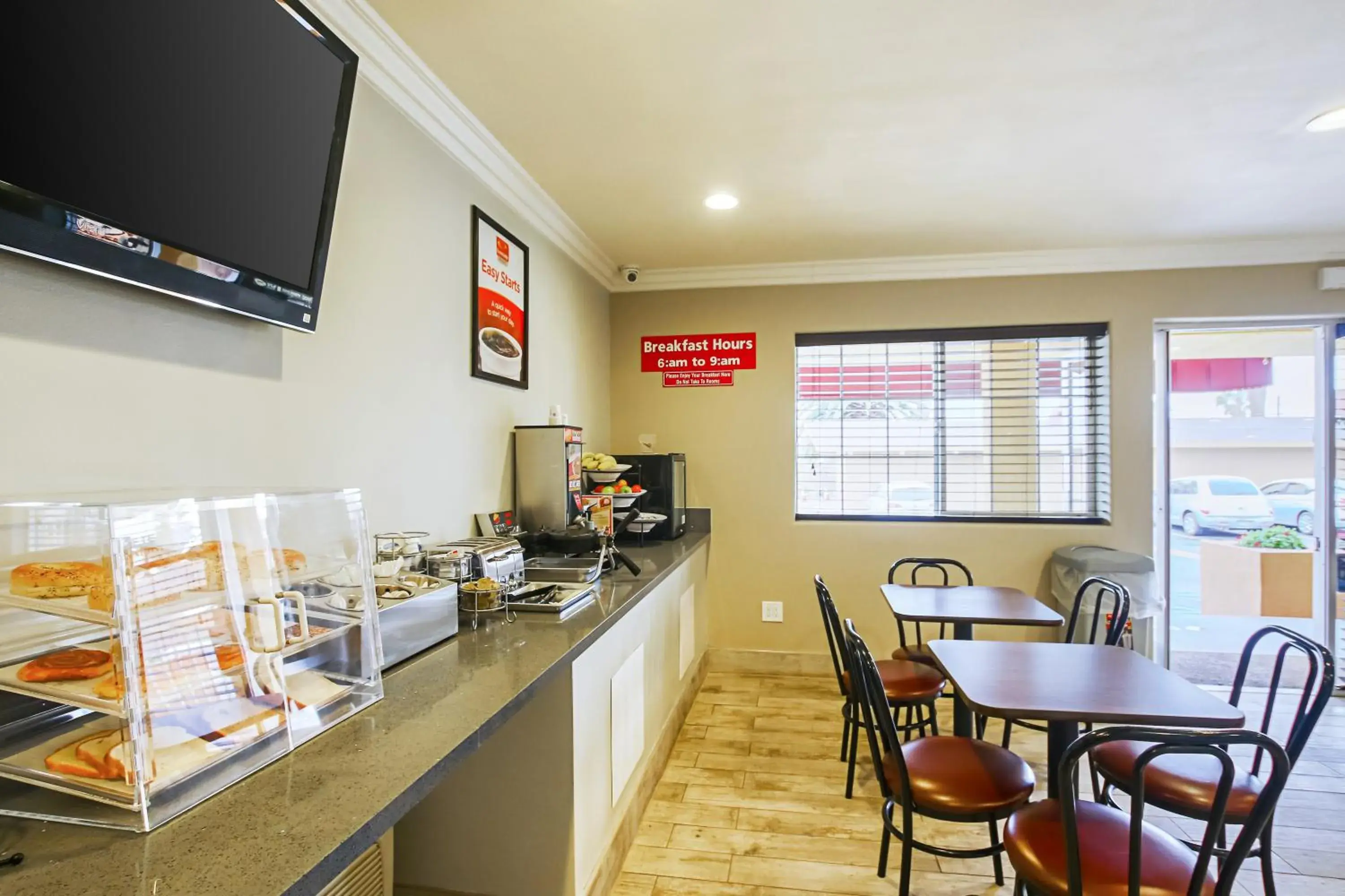 Restaurant/Places to Eat in Econo Lodge San Bernardino I-215