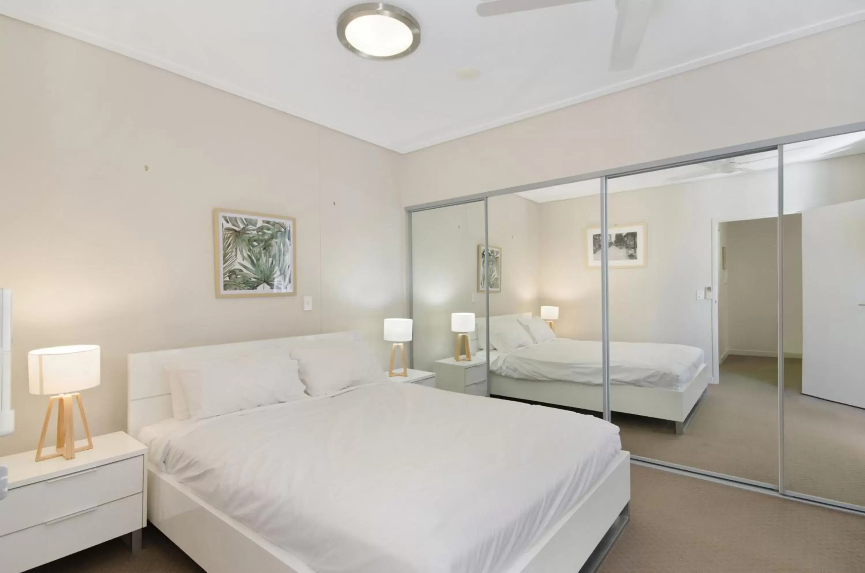 Bed in Property Vine - Dalgety Apartments