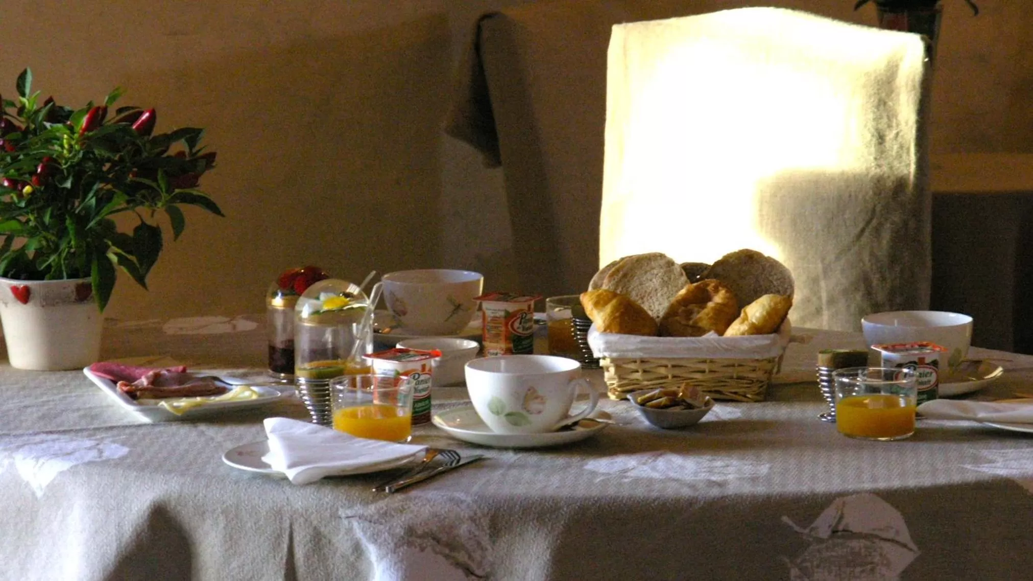 Buffet breakfast in Domaine de Bassilour