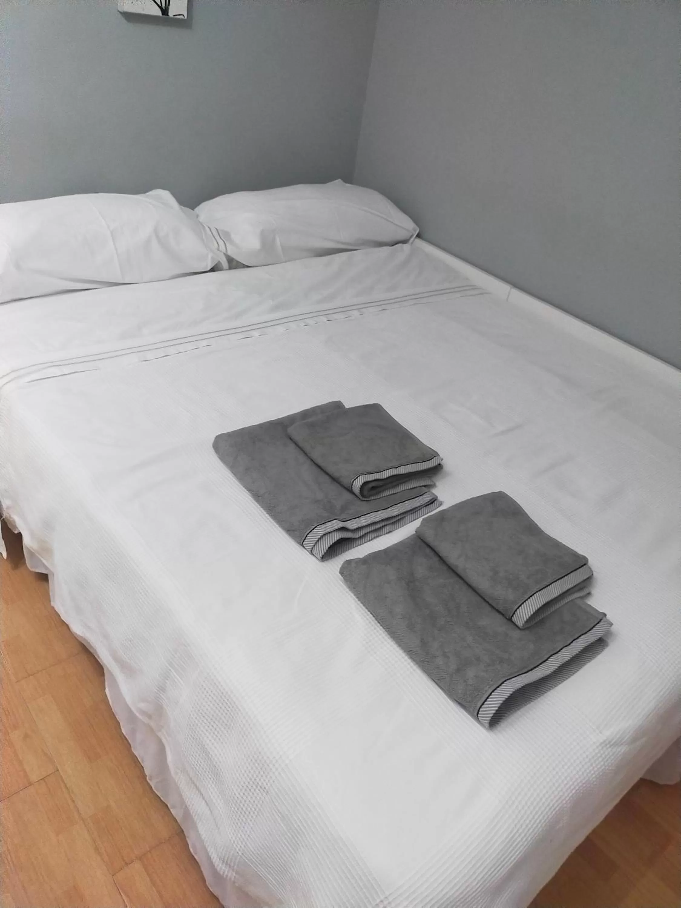 Bed in Benalmadena ,apartamento-Estudio primera Línea de Playa