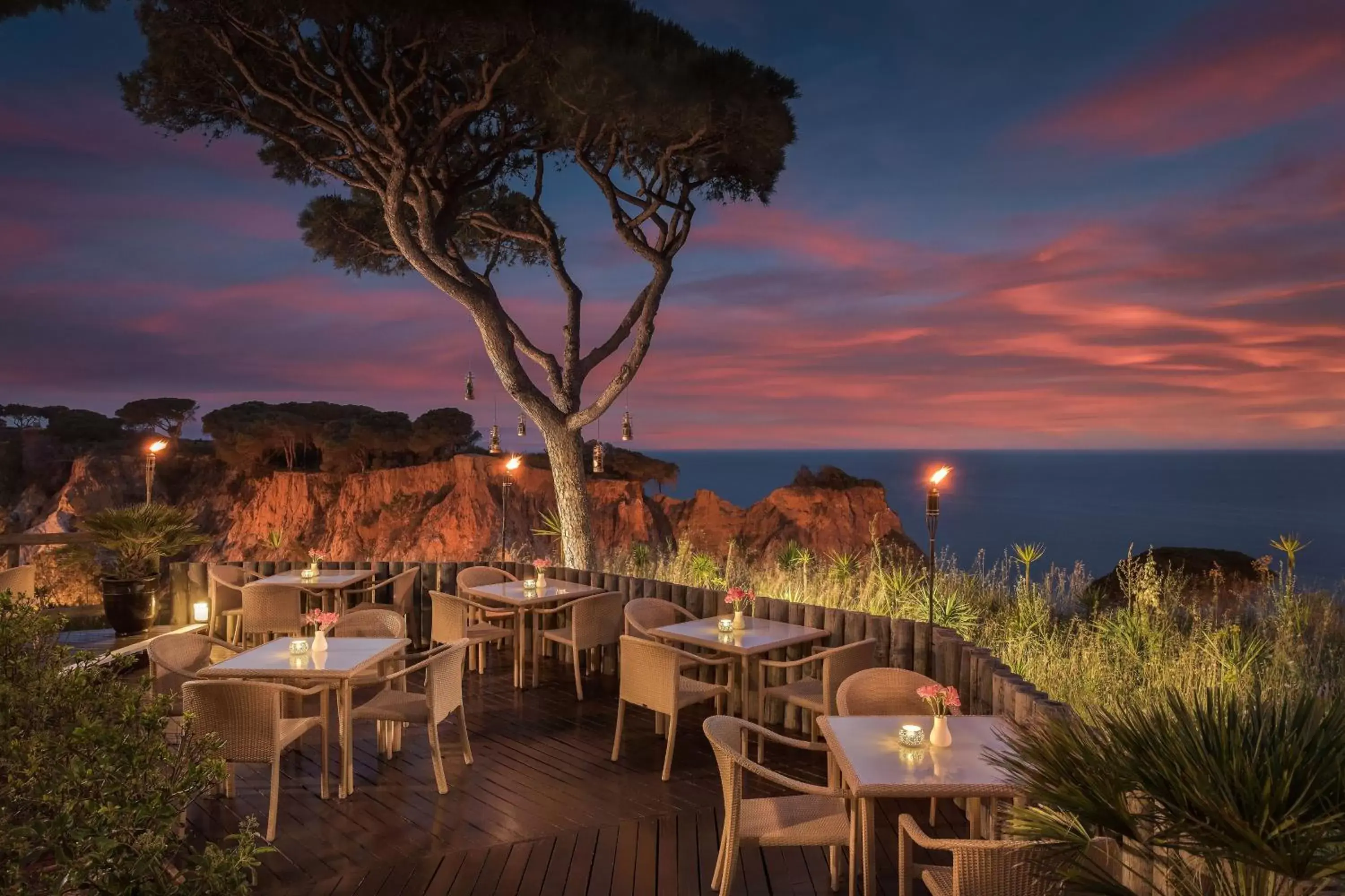 Restaurant/Places to Eat in Pine Cliffs Ocean Suites, a Luxury Collection Resort & Spa, Algarve