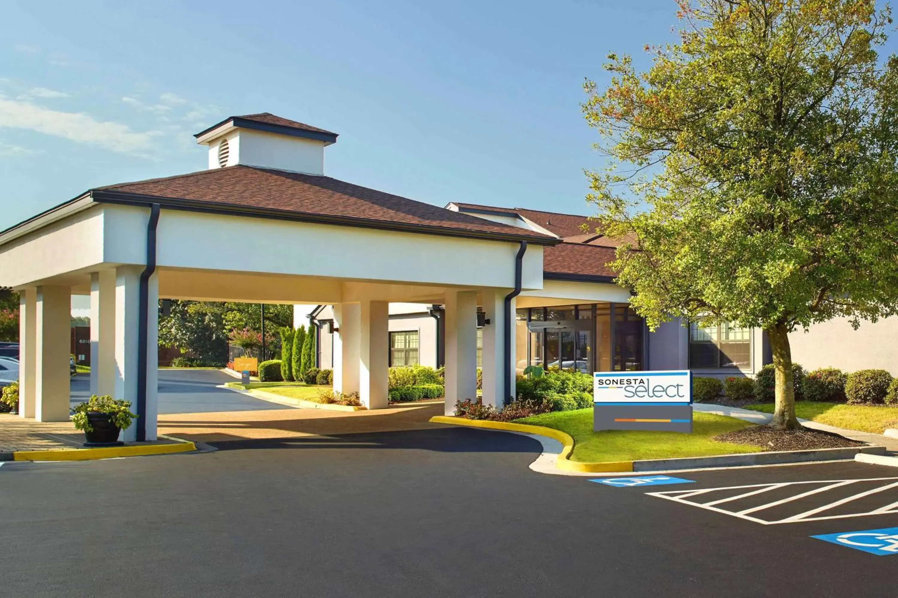 Property building in Sonesta Select Atlanta Norcross I 85 Property building in Sonesta Select Atlanta Norcross I 85