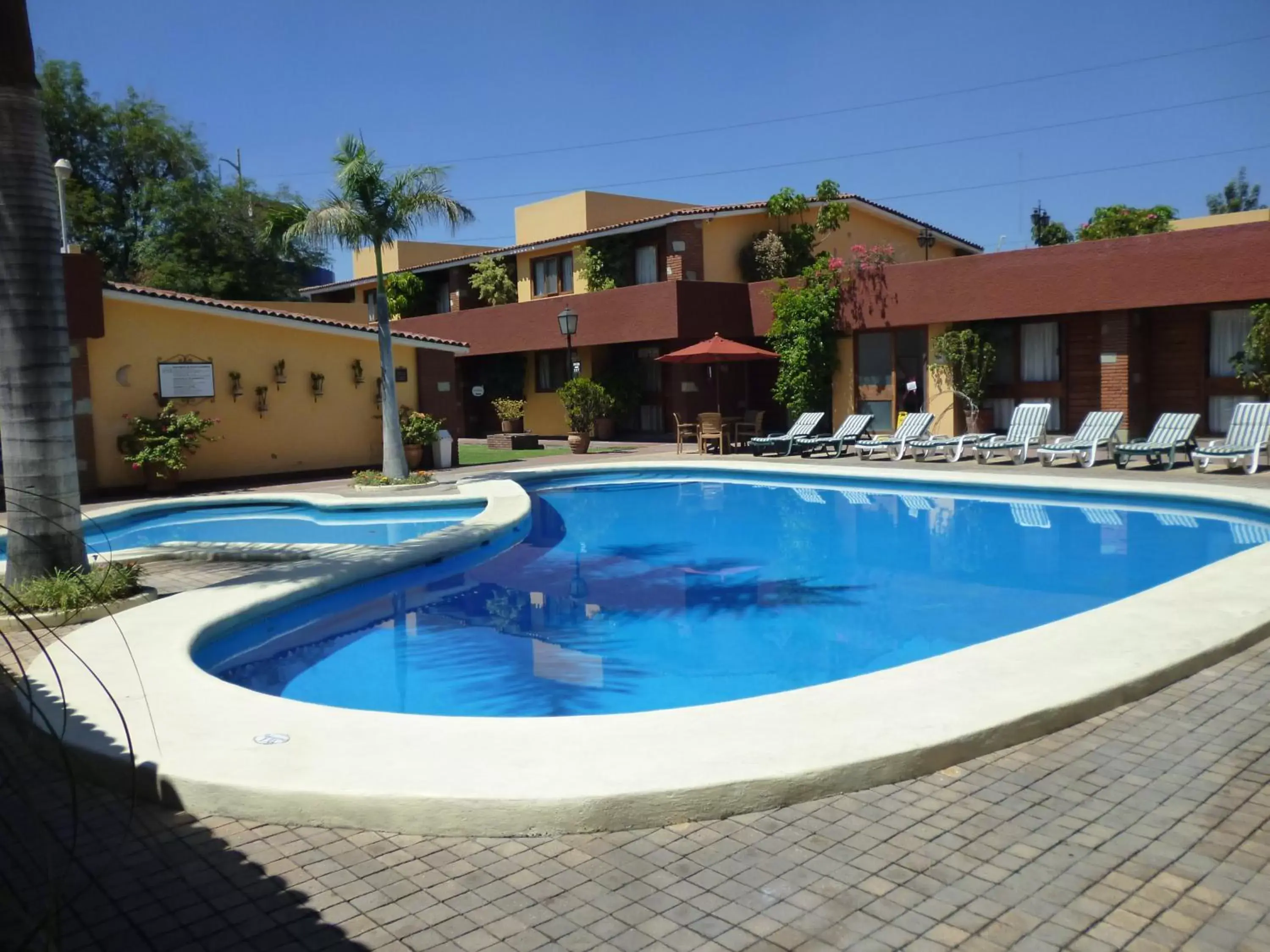 Swimming Pool in Hotel Hacienda