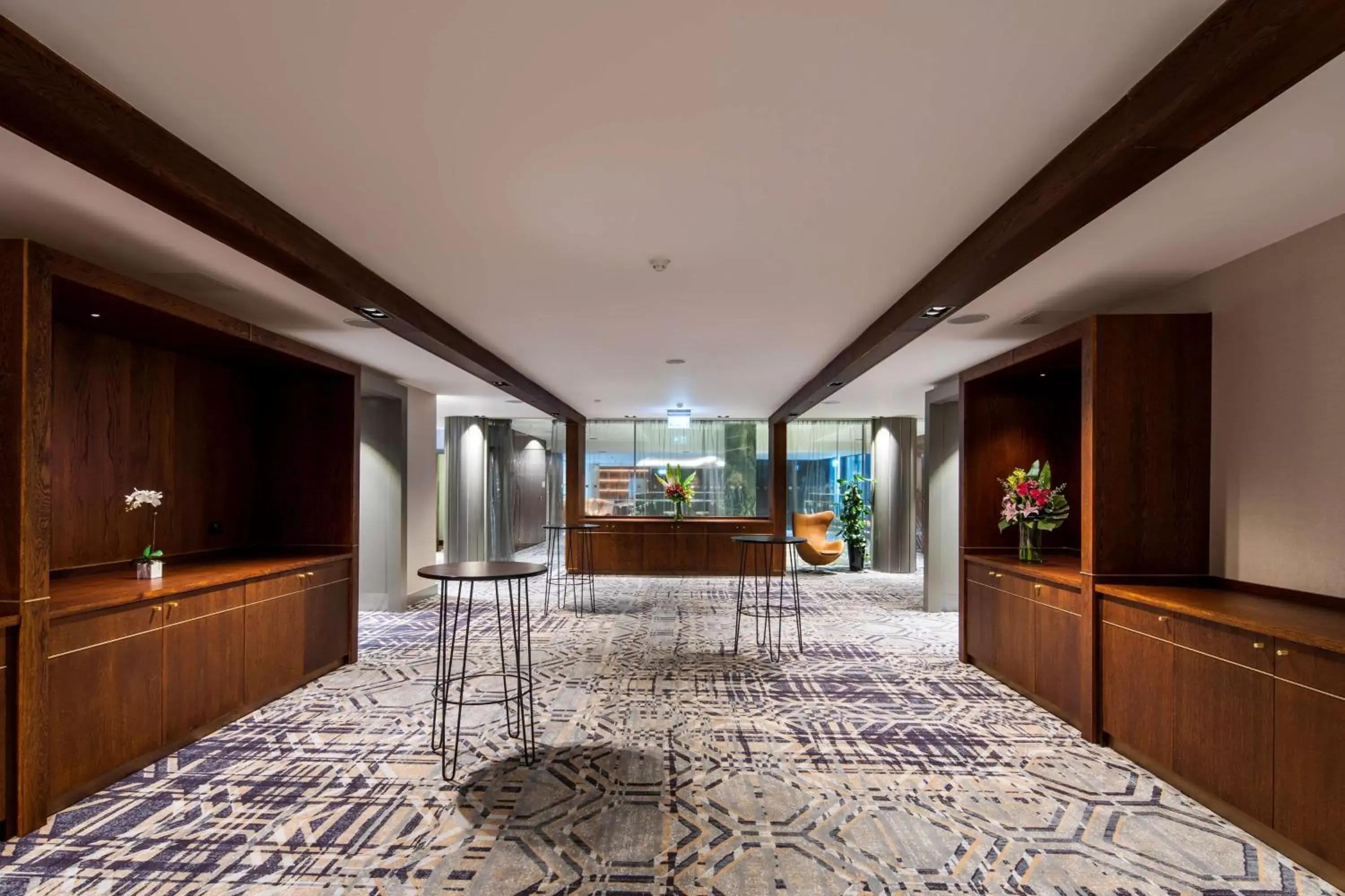 Lounge or bar, Lobby/Reception in Radisson Blu Royal Hotel Dublin