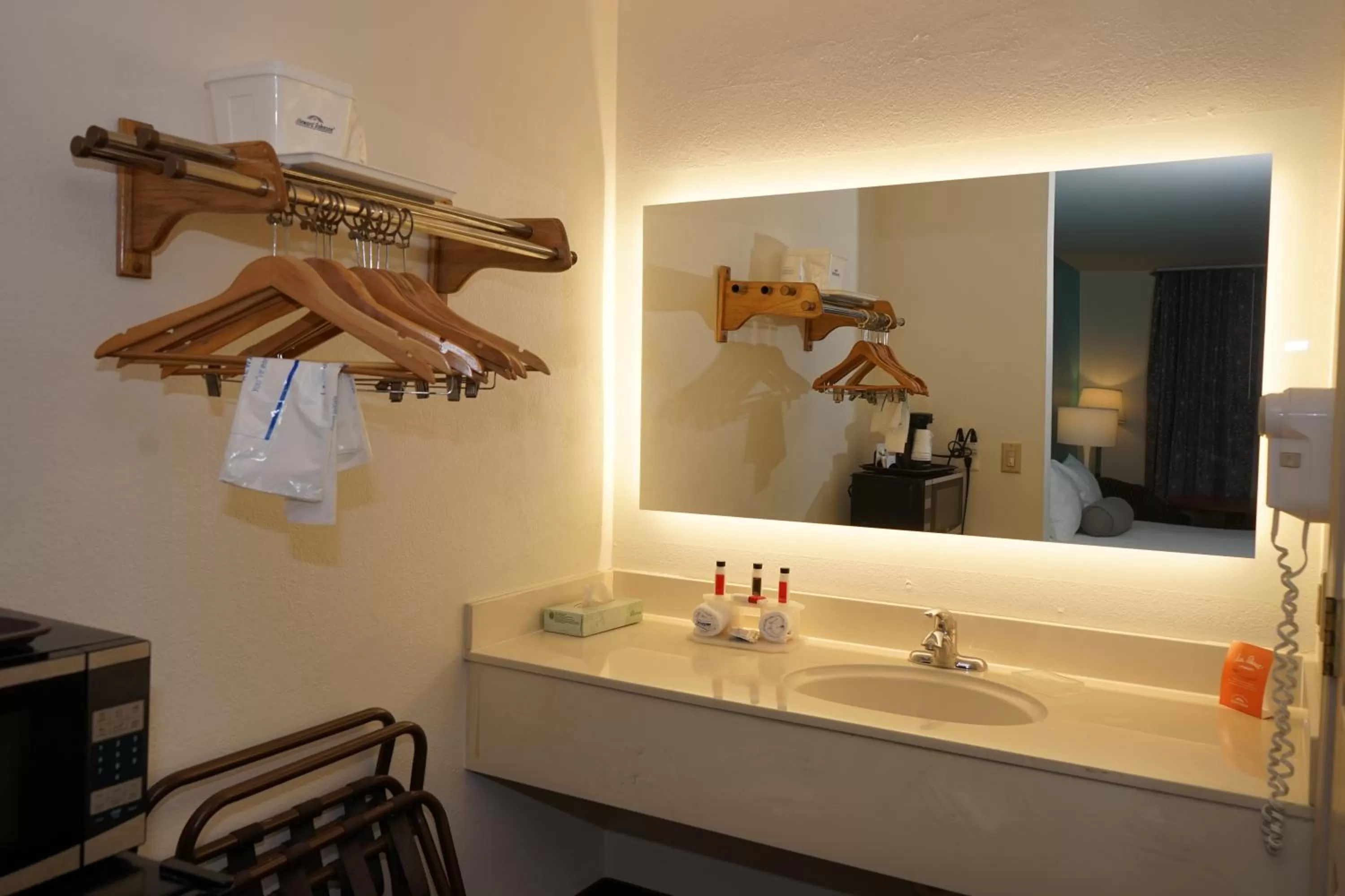 Howard Johnson by Wyndham Salinas