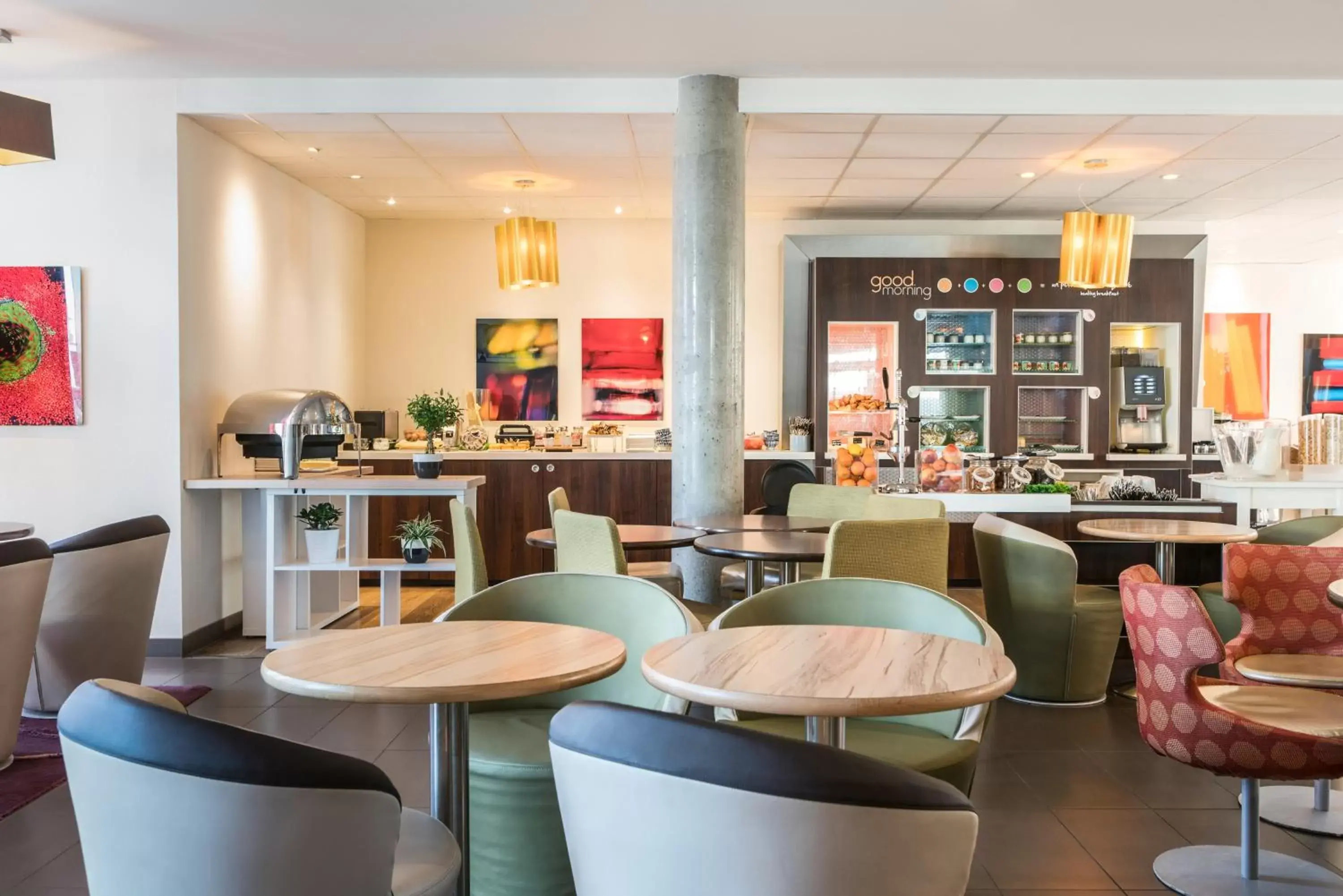Restaurant/Places to Eat in Novotel Suites Reims Centre