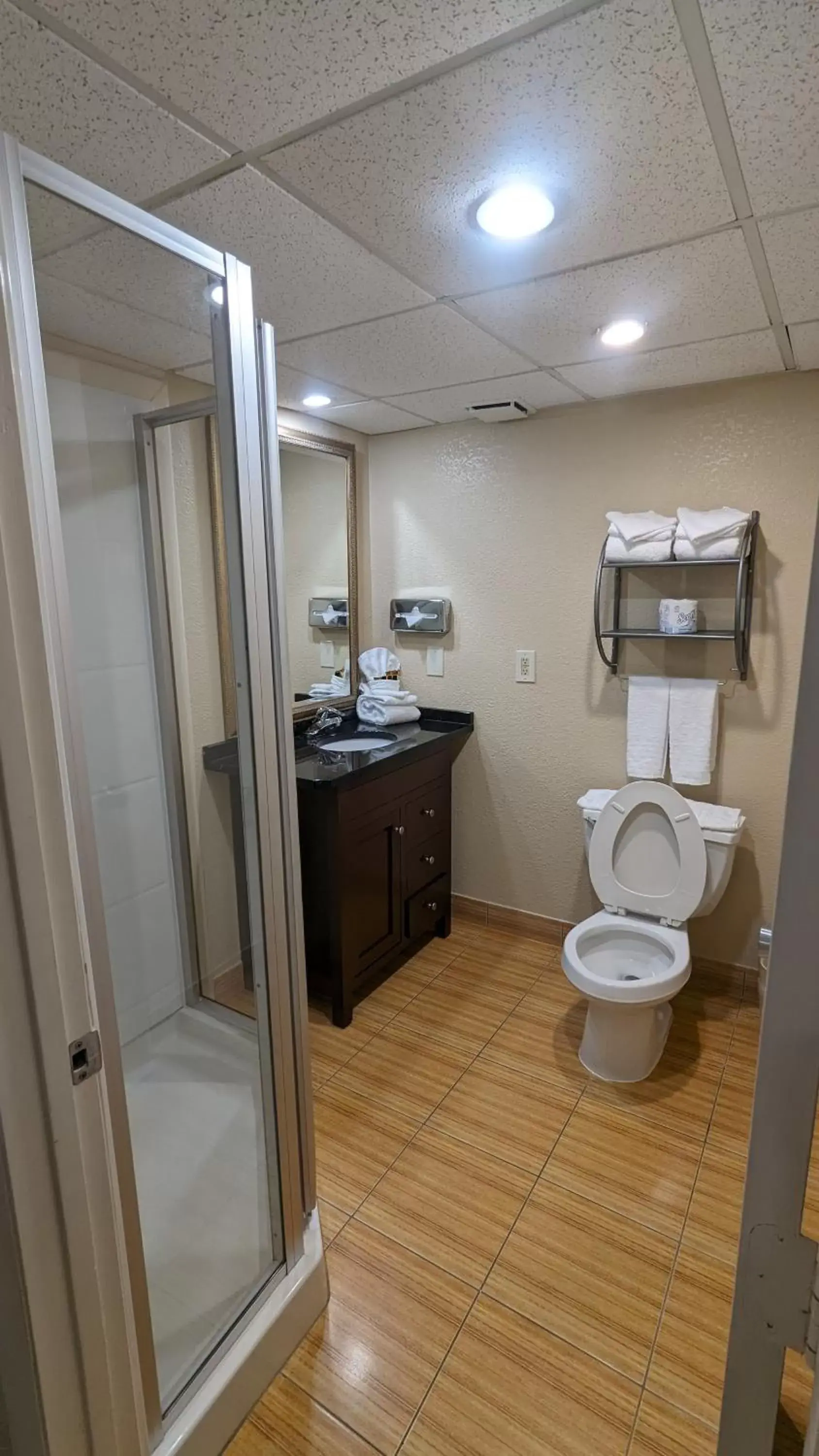 Bathroom in Best Western Plus Philadelphia Bensalem Hotel