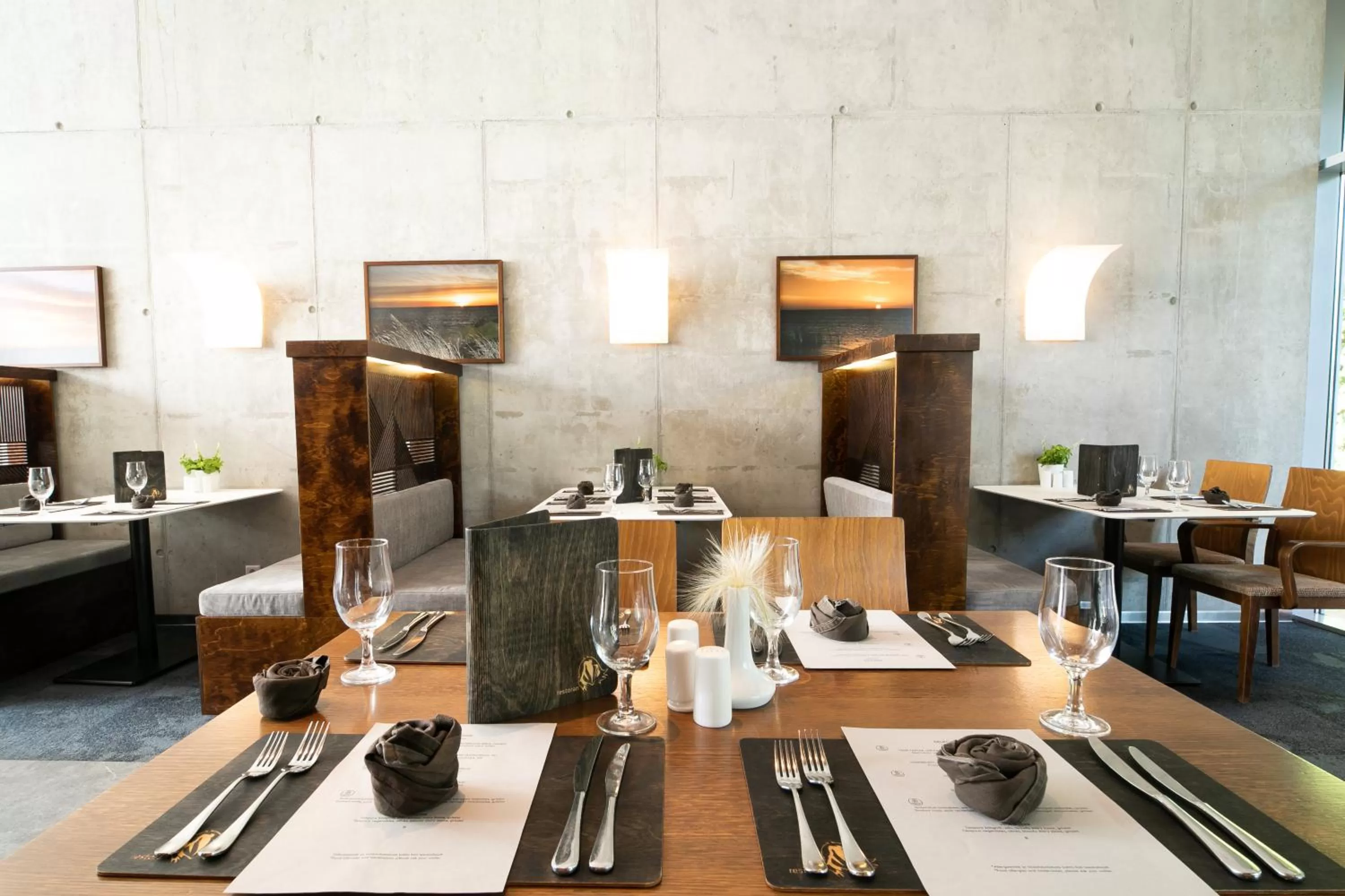 Restaurant/places to eat in Johan Design & SPA Hotel