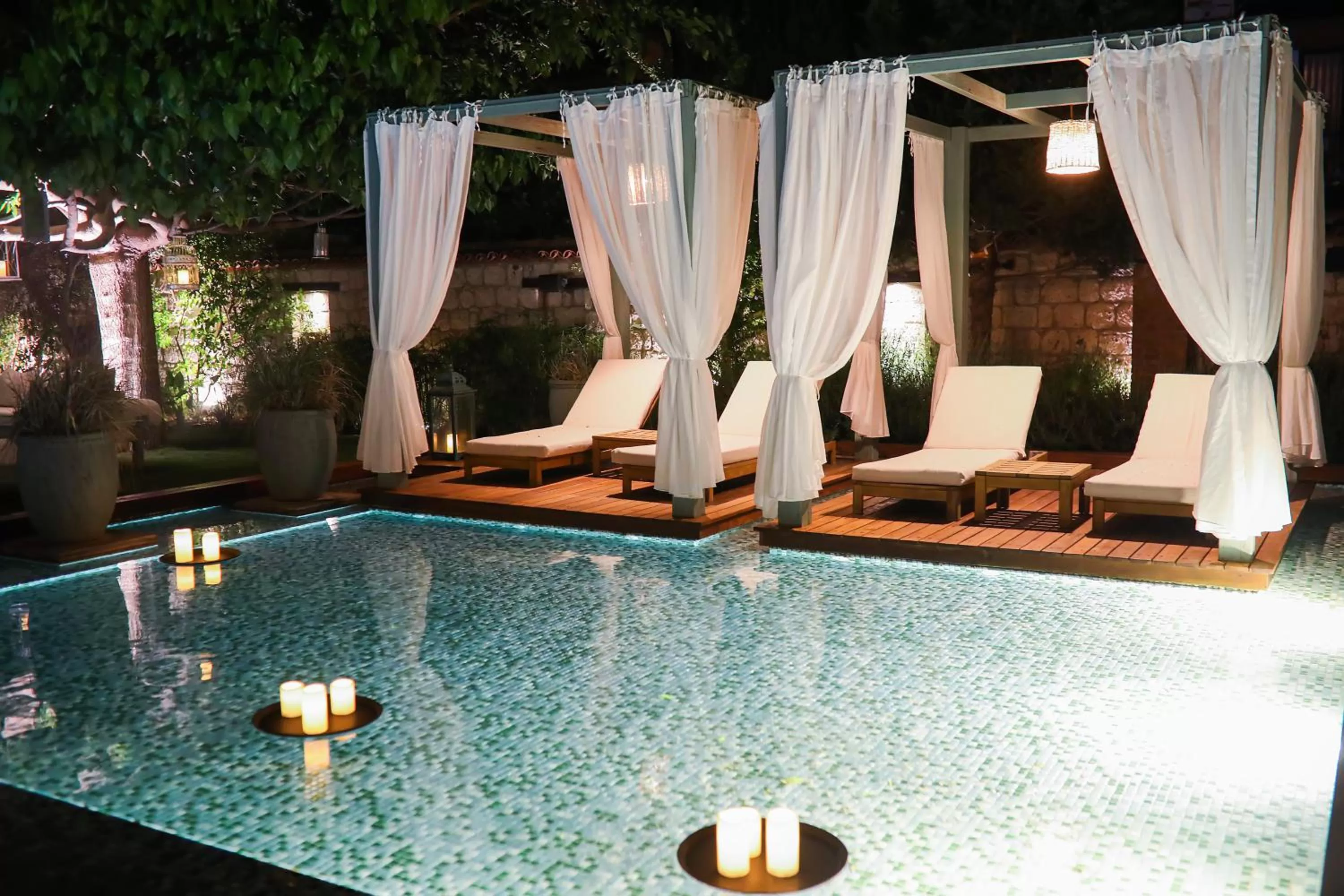 Swimming Pool in Cadde 75 Luxury Hotel - Alaçatı