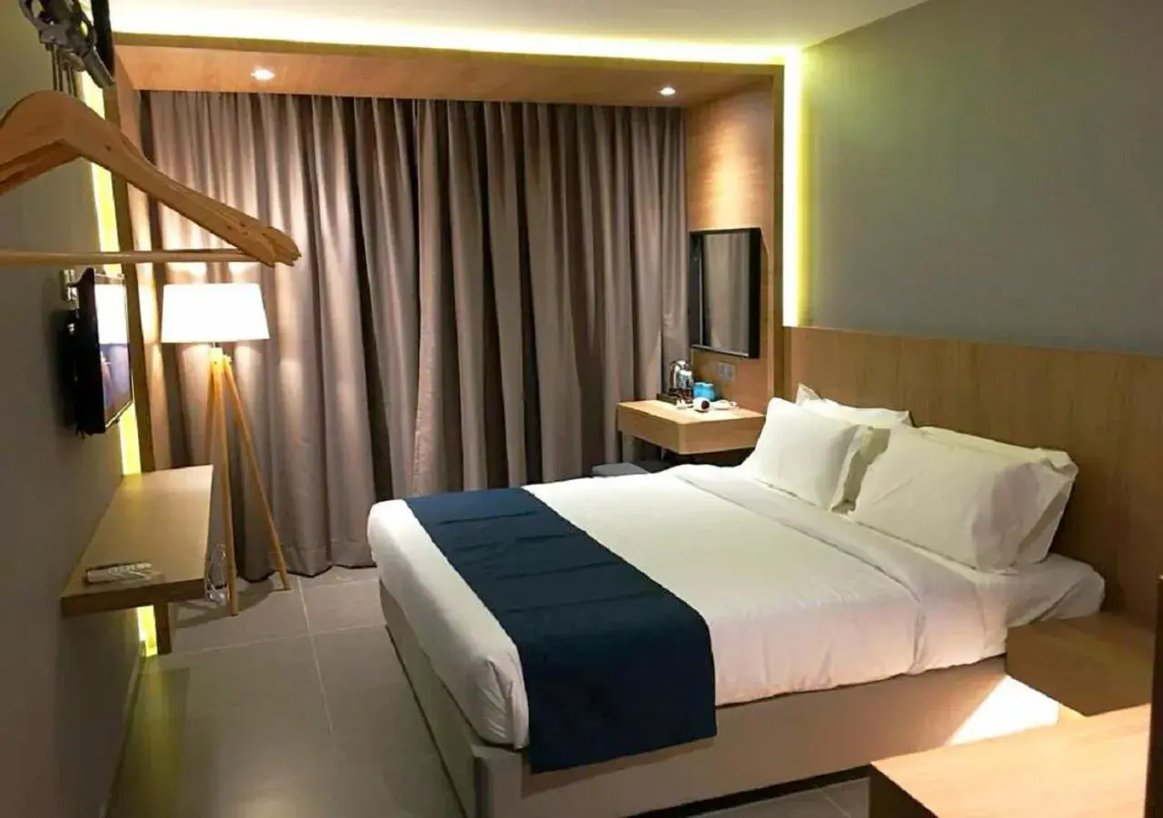 TV and multimedia, Bed in Orange Business Hotel Petaling Jaya