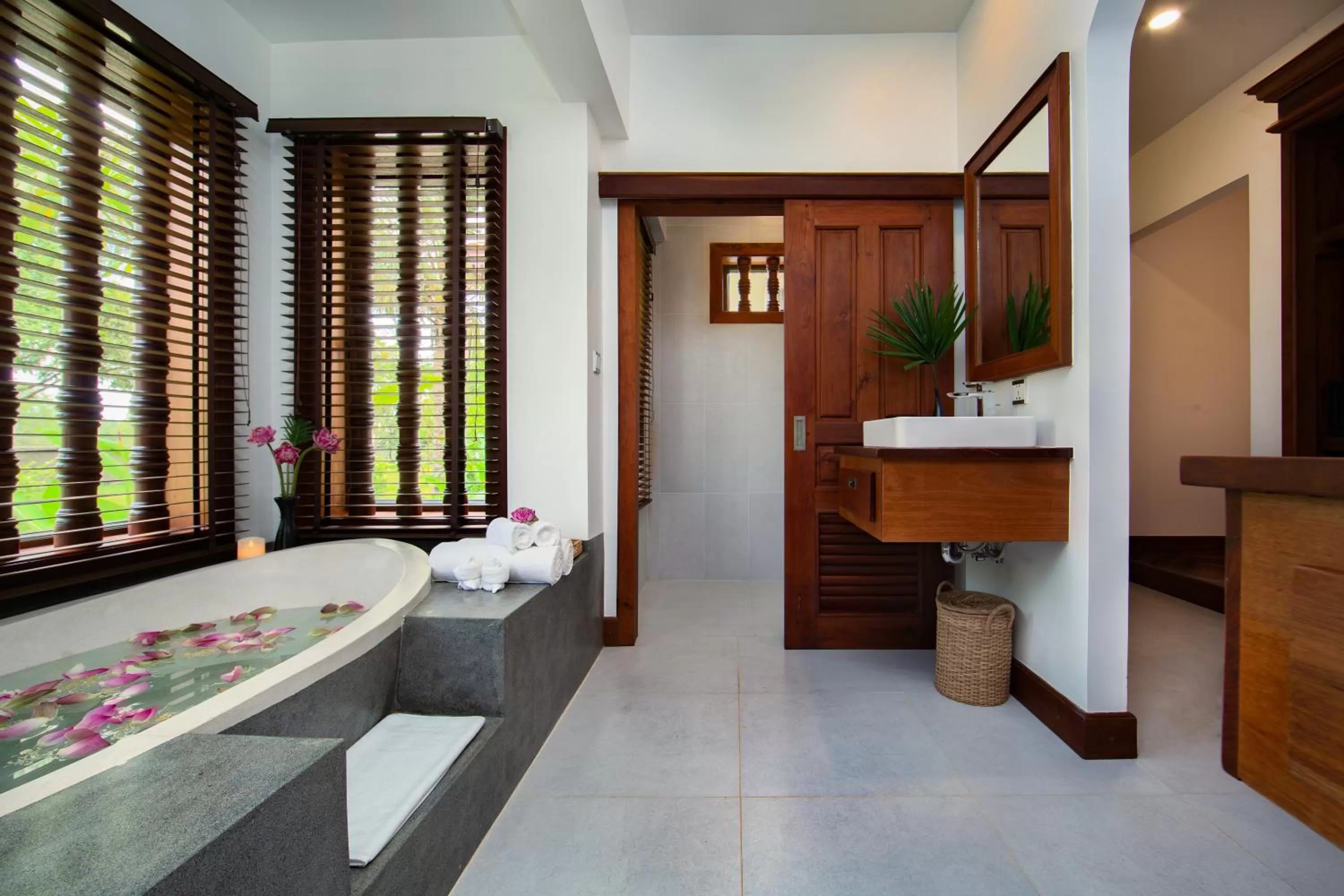Shower in Angkor Privilege Resort & Spa