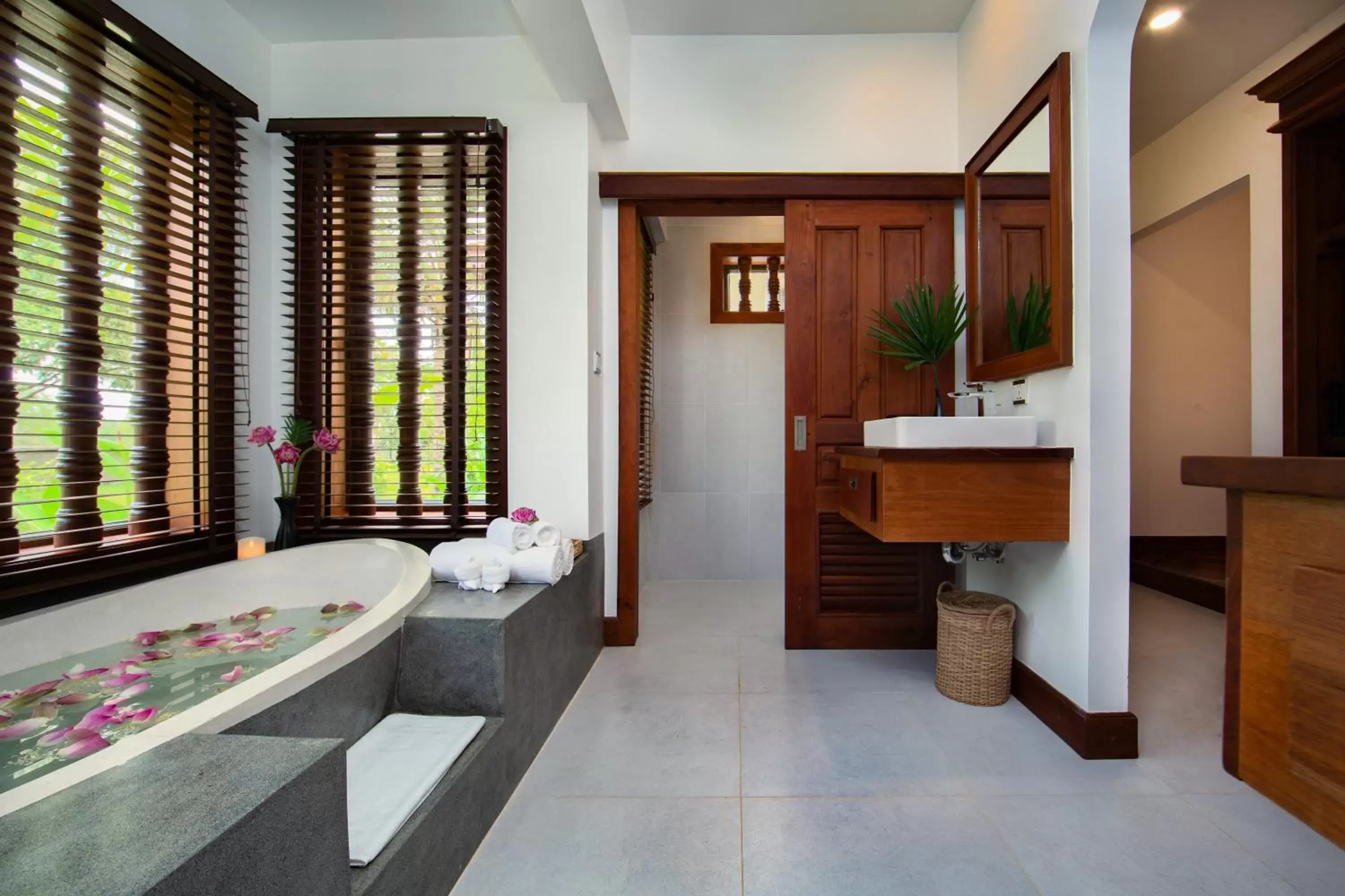 Shower, Bathroom in Angkor Privilege Resort & Spa
