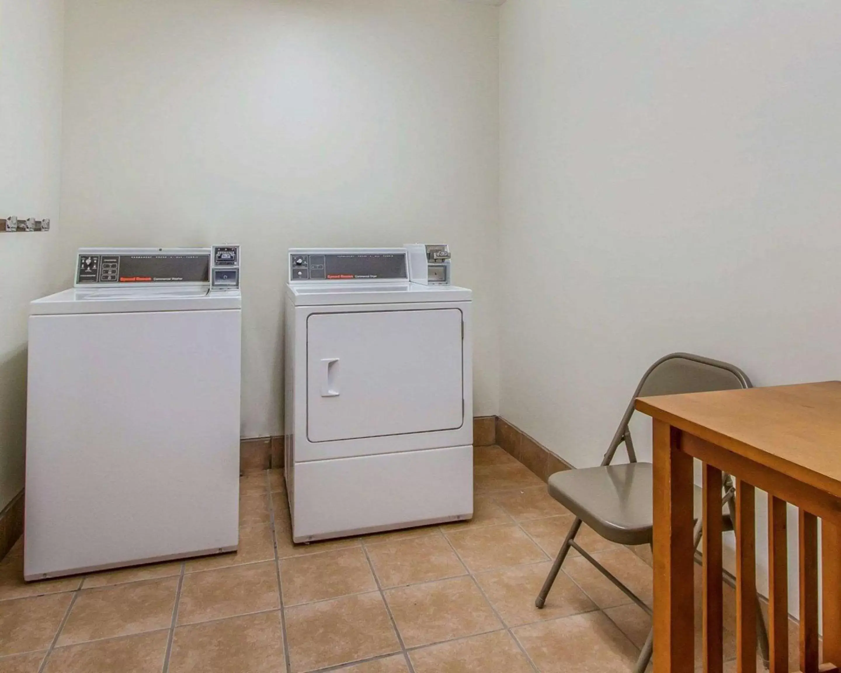 laundry, Kitchen/Kitchenette in Rodeway Inn Fremont