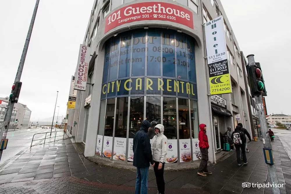 Property building in 101 Guesthouse Hotel