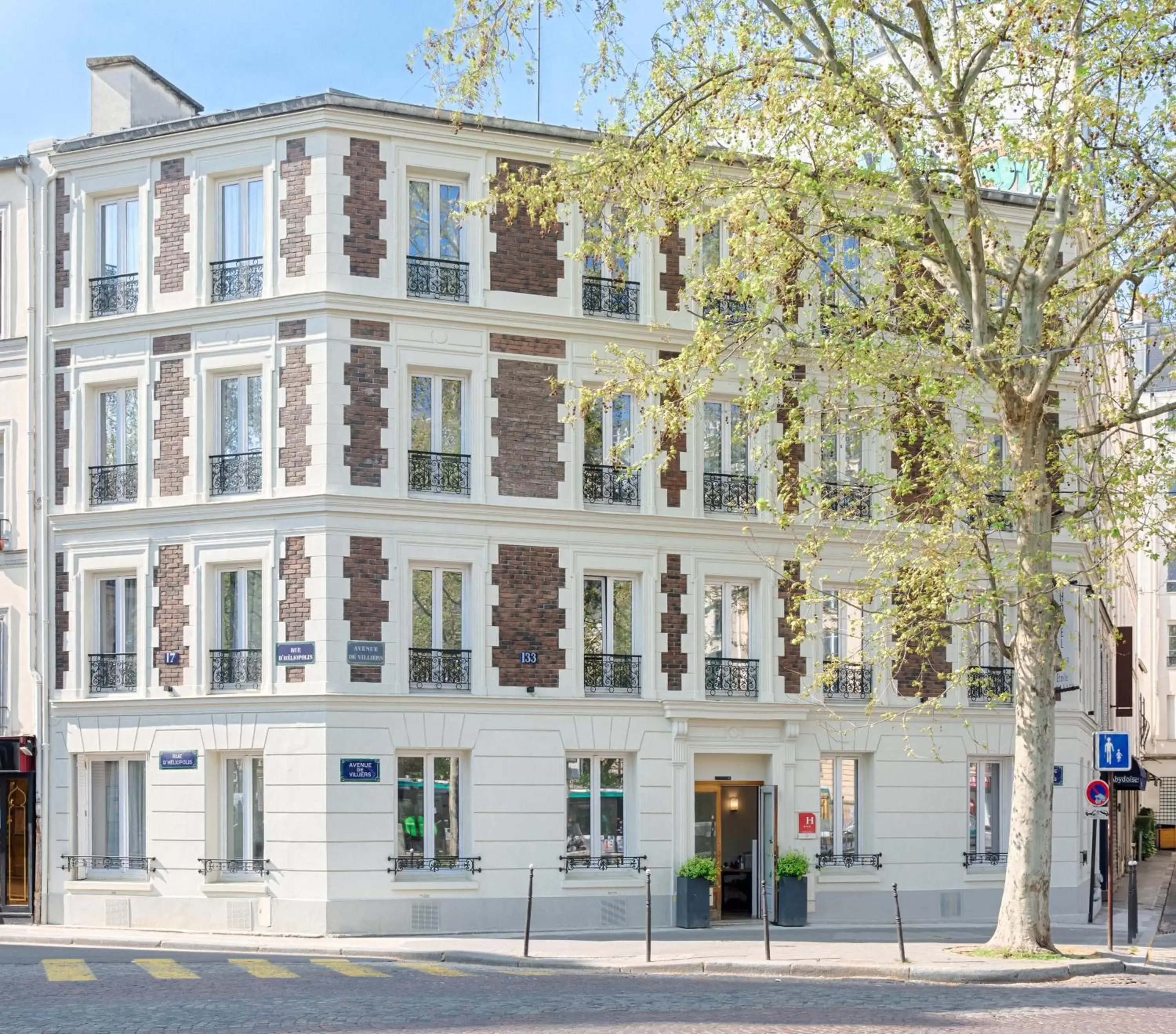 Property Building in Hôtel Korner Etoile