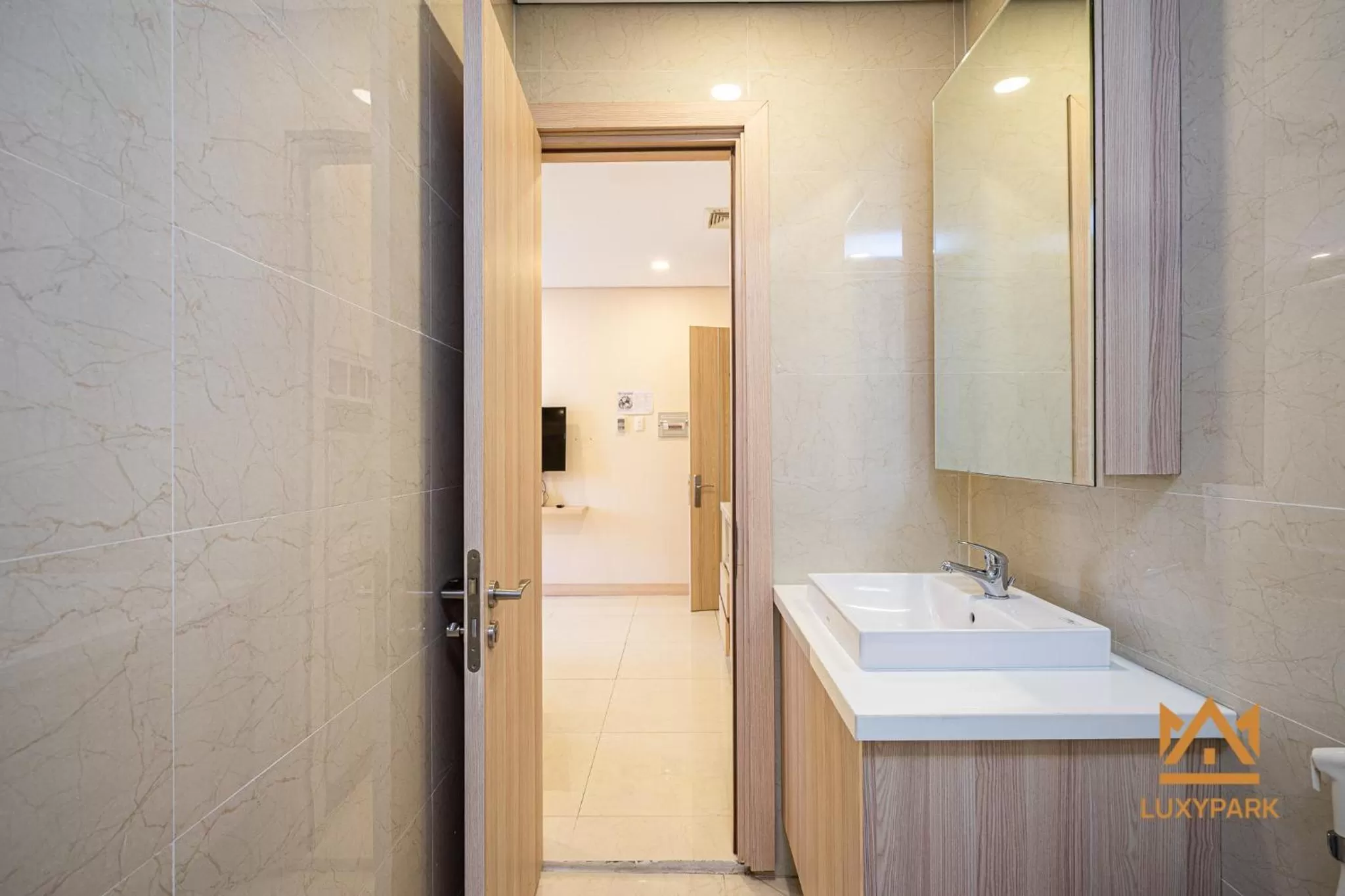 Bathroom in Luxy Park Hotel & Apartments - Notre Dame