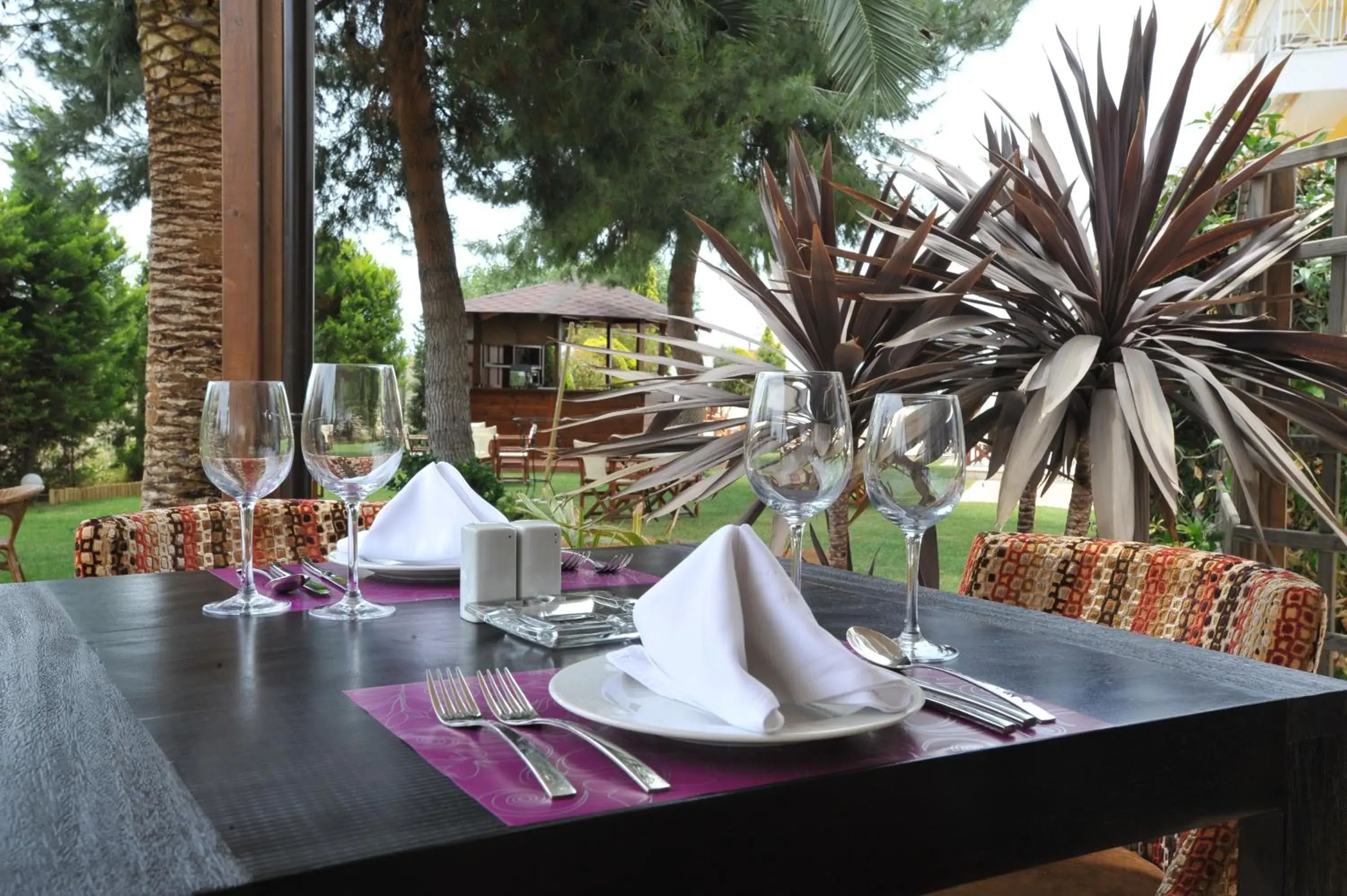 Restaurant/Places to Eat in Hotel Kalloni