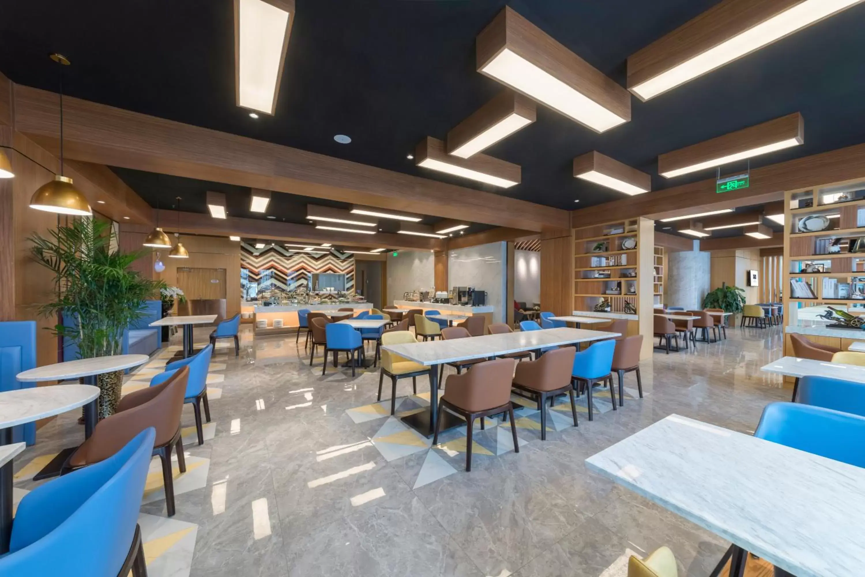Breakfast, Restaurant/Places to Eat in Holiday Inn Express Qingdao Chengyang Central, an IHG Hotel