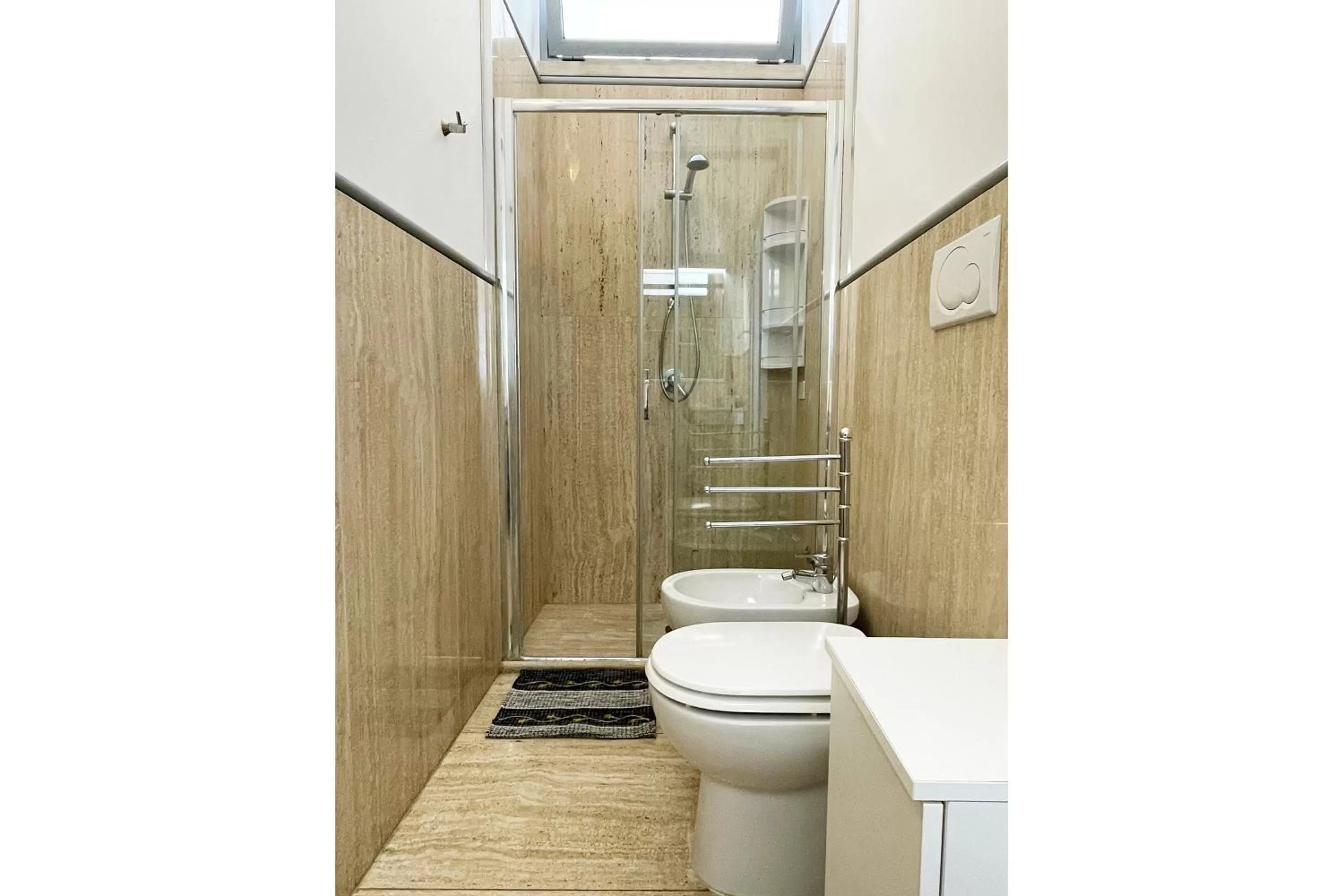 Shower in Euphorbia Residence