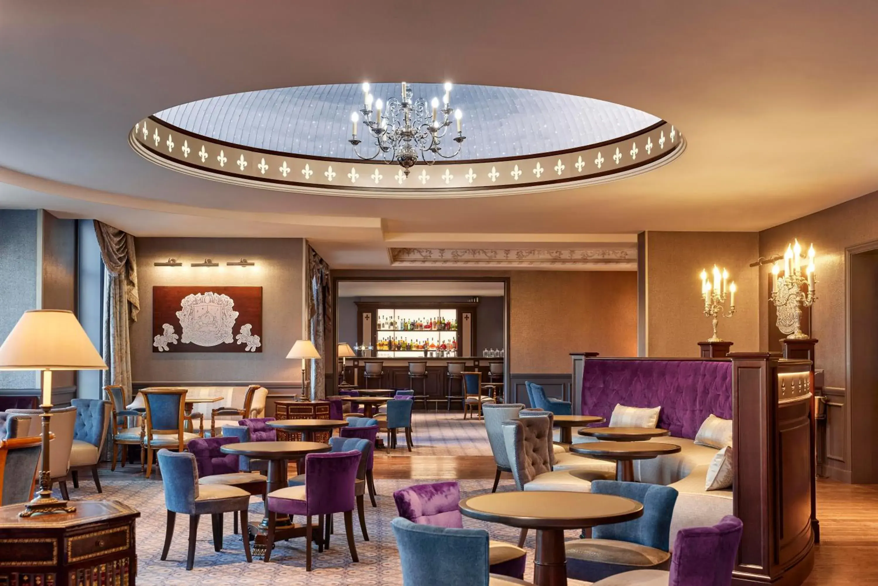 Lounge or bar, Restaurant/Places to Eat in Disneyland Hotel + Tickets