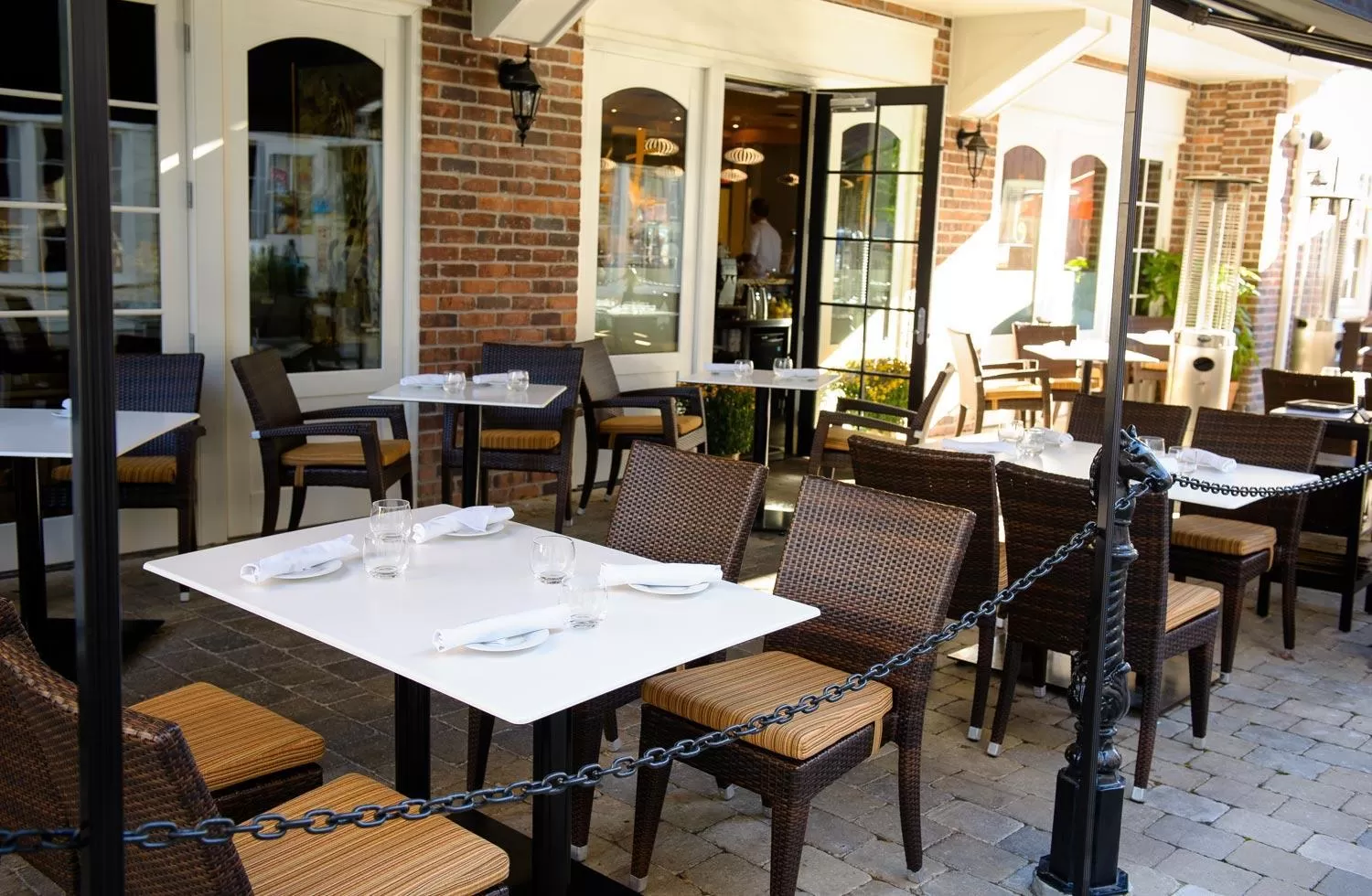 Restaurant/places to eat in 124 on Queen Hotel & Spa