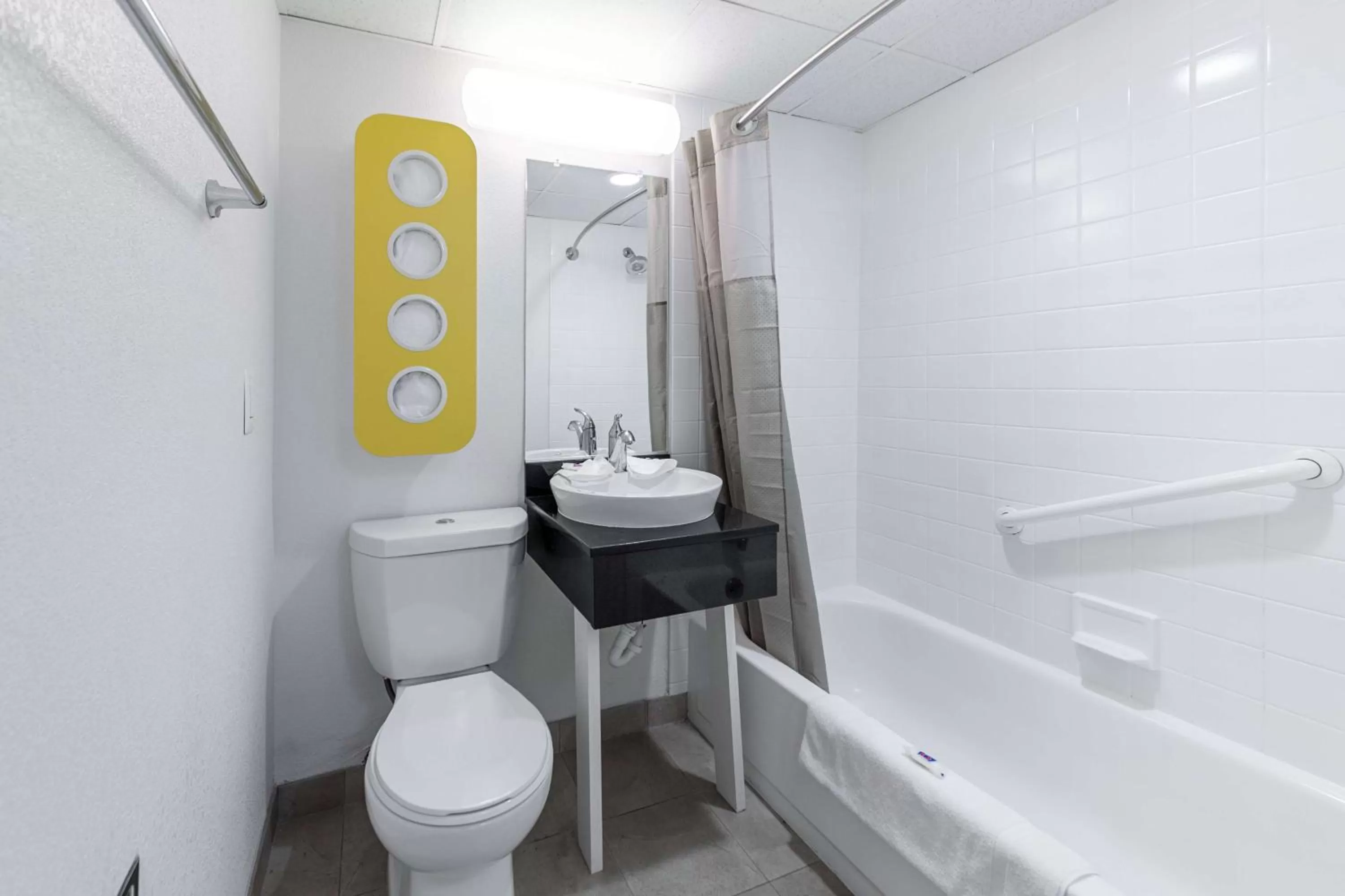 Bathroom in Motel 6-Warminster, PA