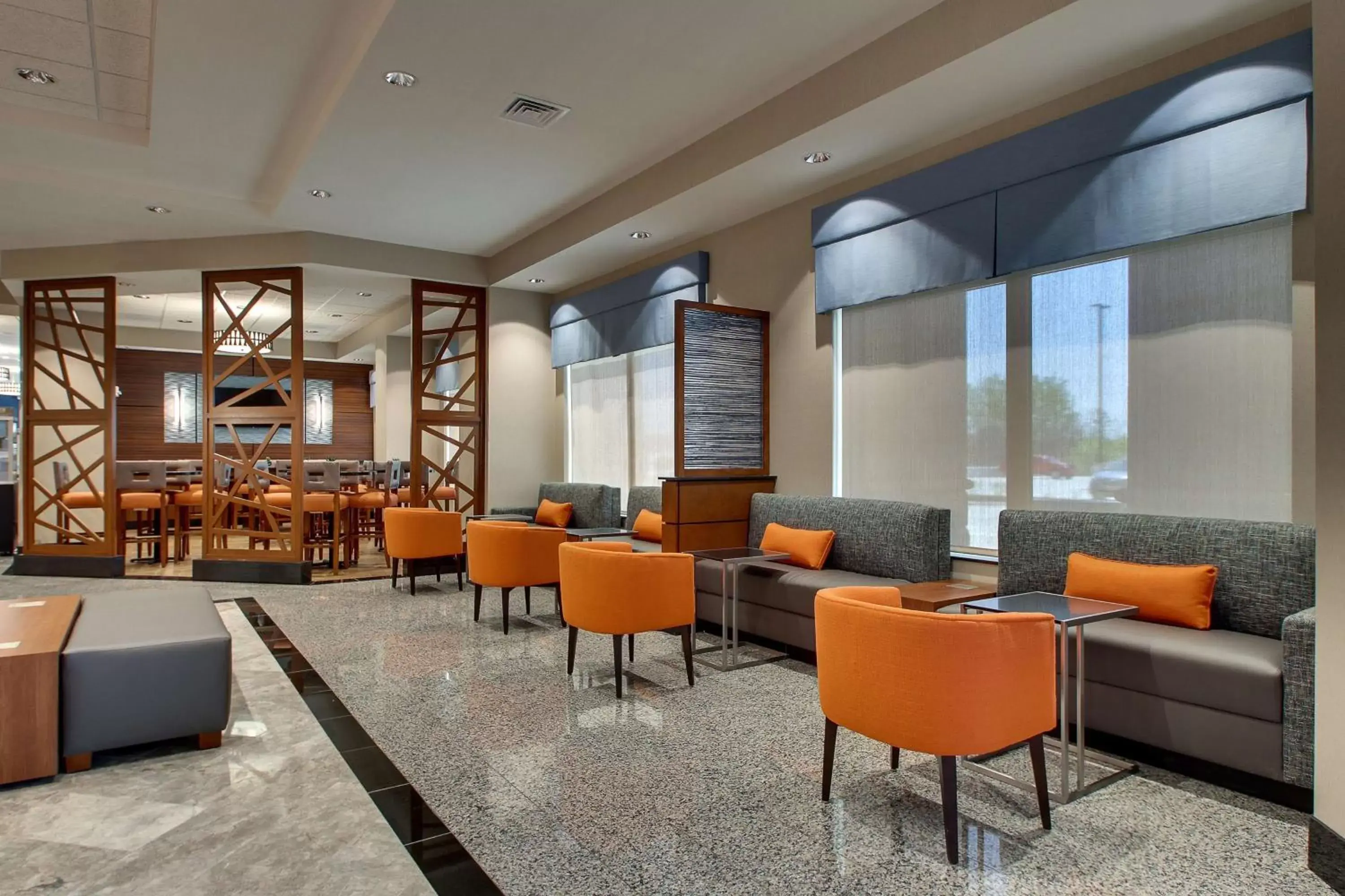 Lobby or reception, Lounge/Bar in Drury Inn & Suites Iowa City Coralville