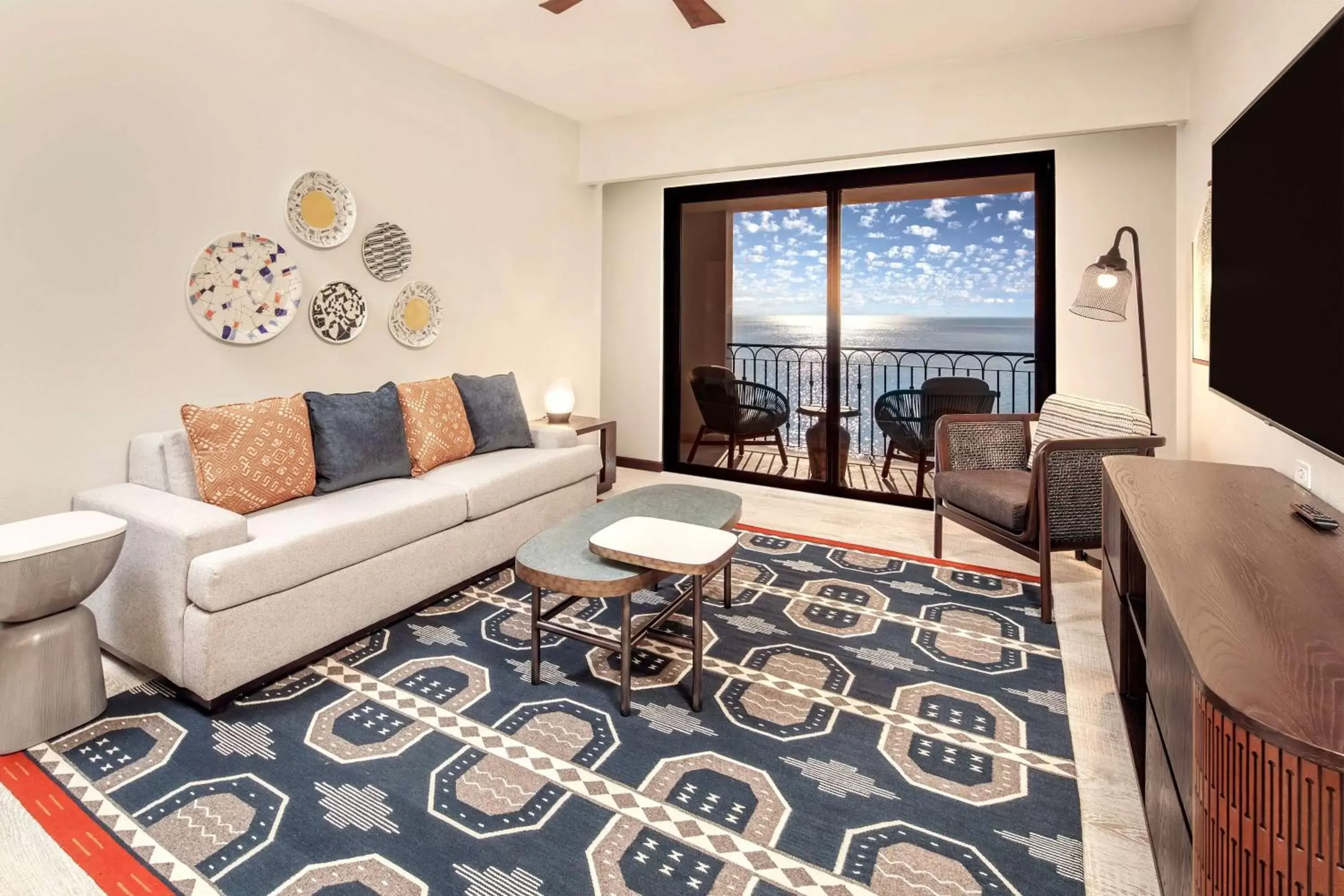 Bedroom, Seating Area in Hilton Grand Vacations Club La Pacifica Los Cabos