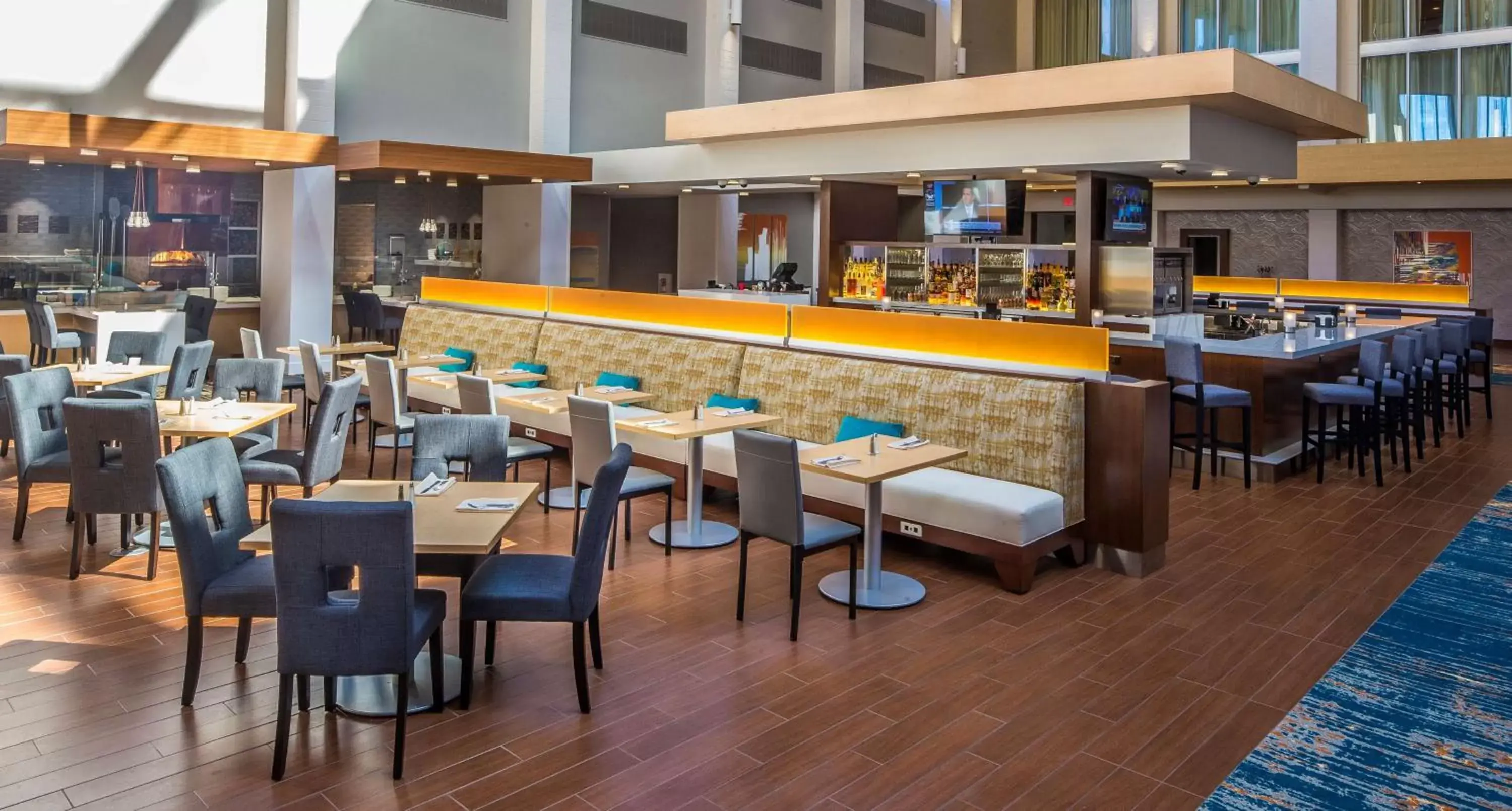 Lounge or bar, Restaurant/Places to Eat in DoubleTree by Hilton Pittsburgh - Cranberry