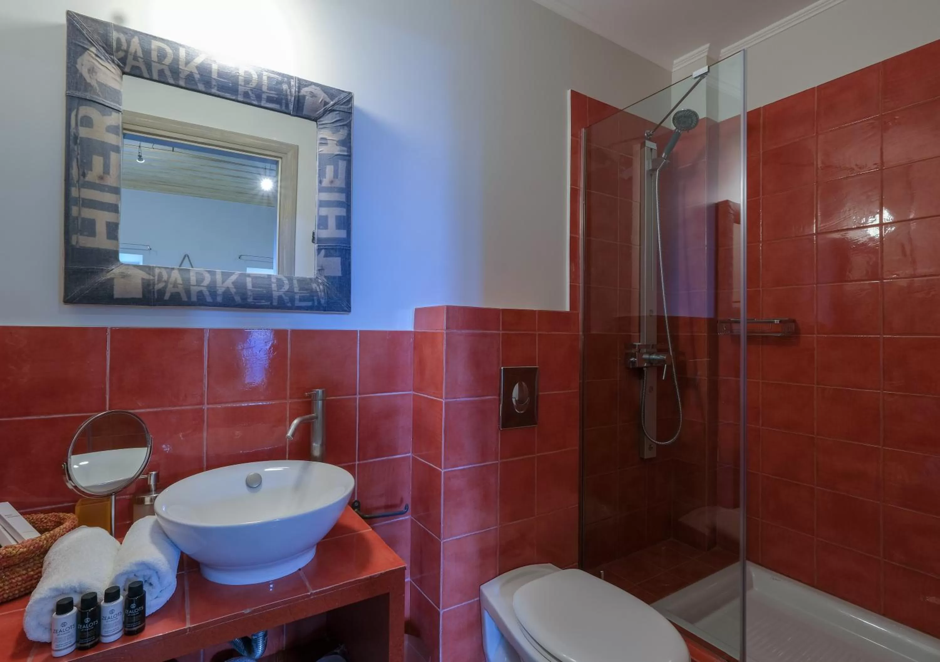 Bathroom in Amymone and Adiandi