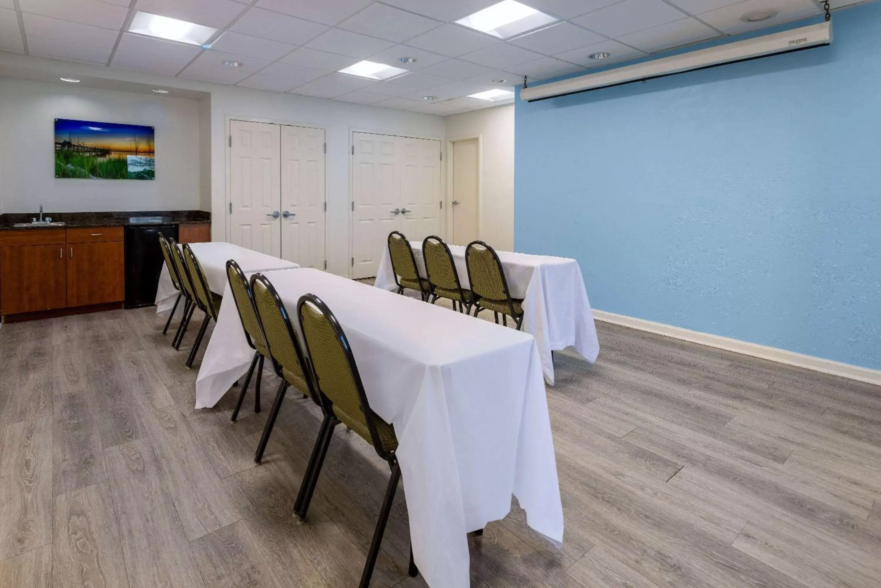 Meeting/conference room in Baymont by Wyndham Camp Lejeune