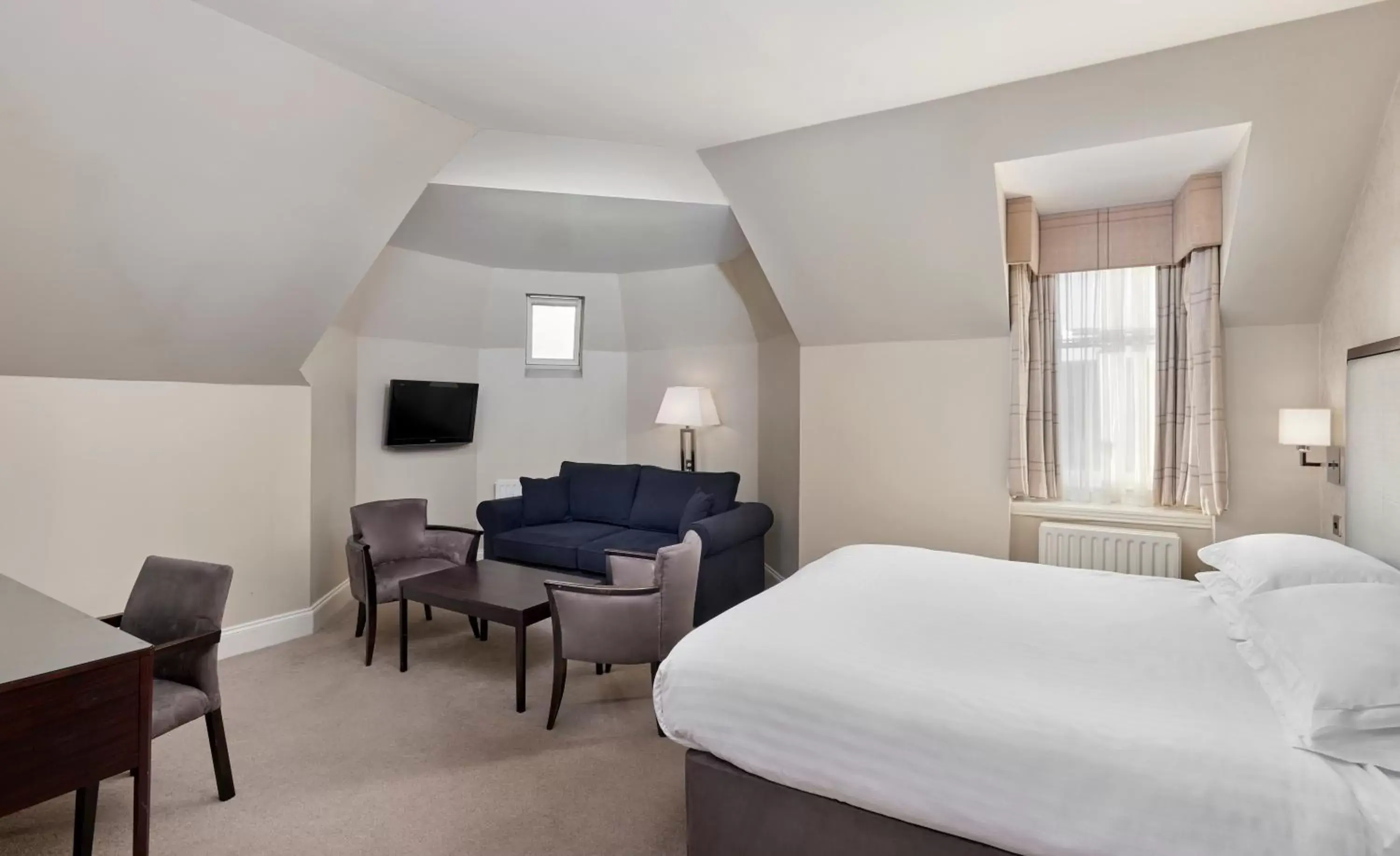 Bedroom in Leonardo Edinburgh City