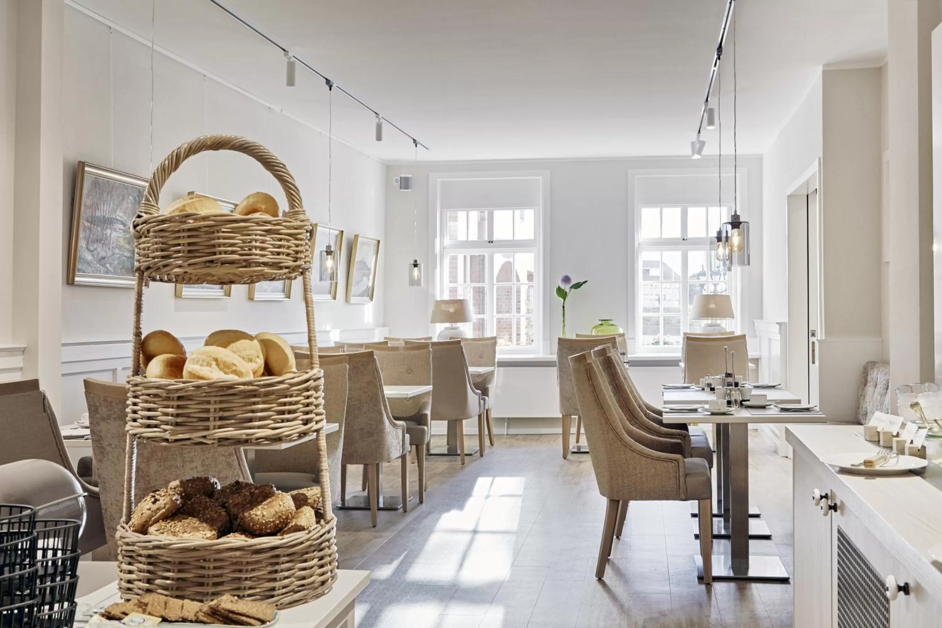 Buffet breakfast in Duus Hotel garni