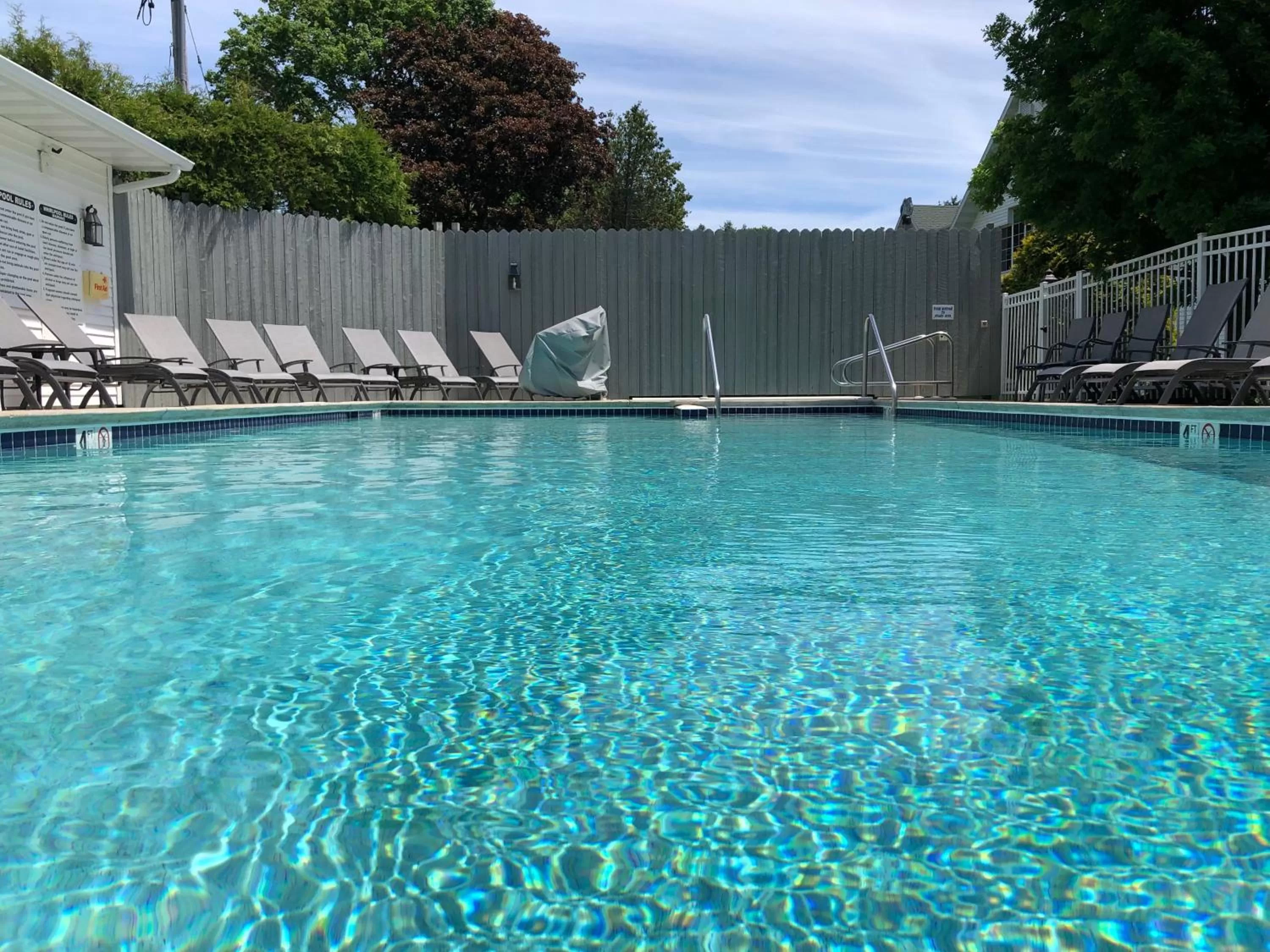 Hot Tub in Homestead Suites - Fish Creek