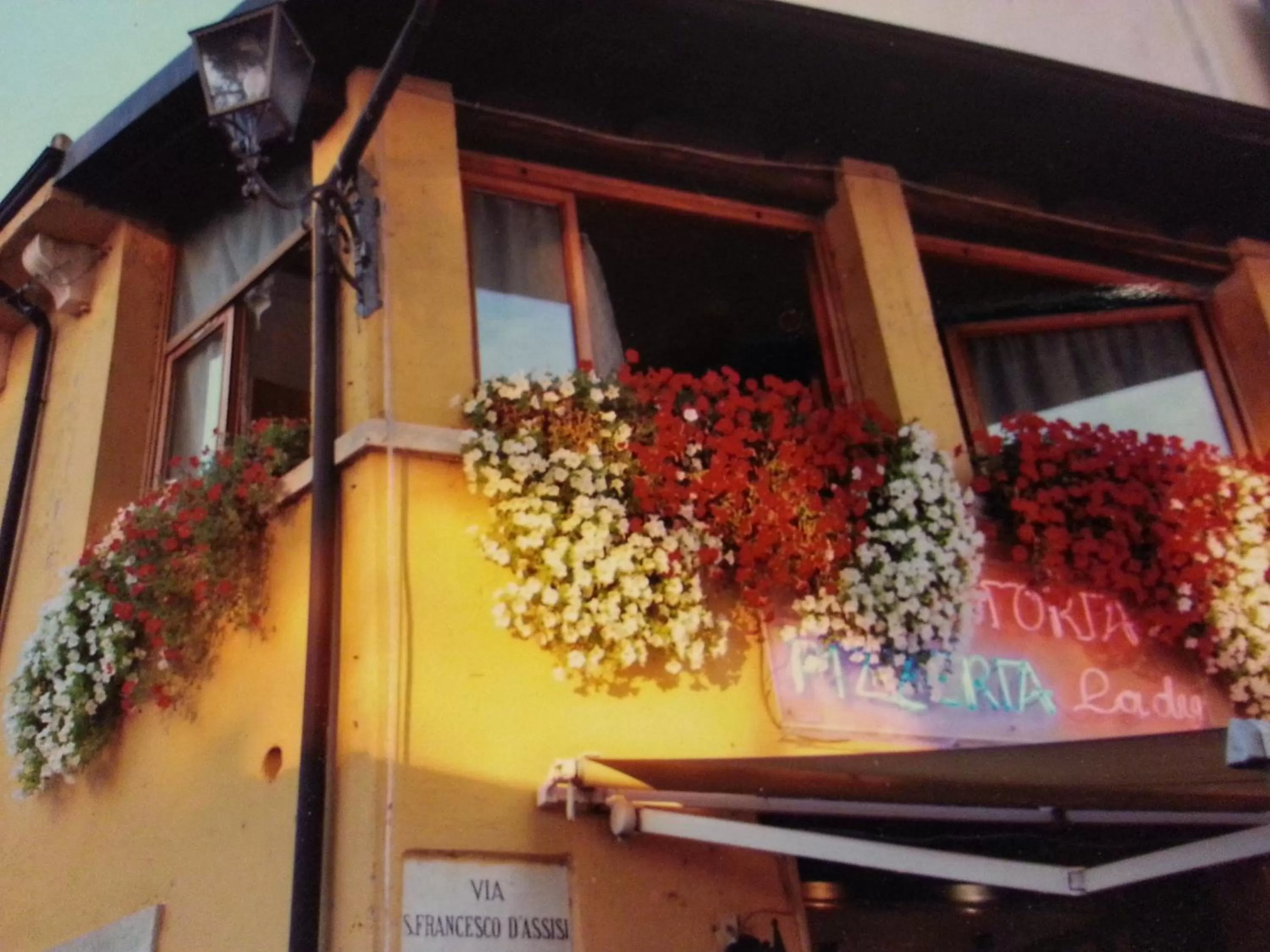 Facade/entrance in Casa Lady