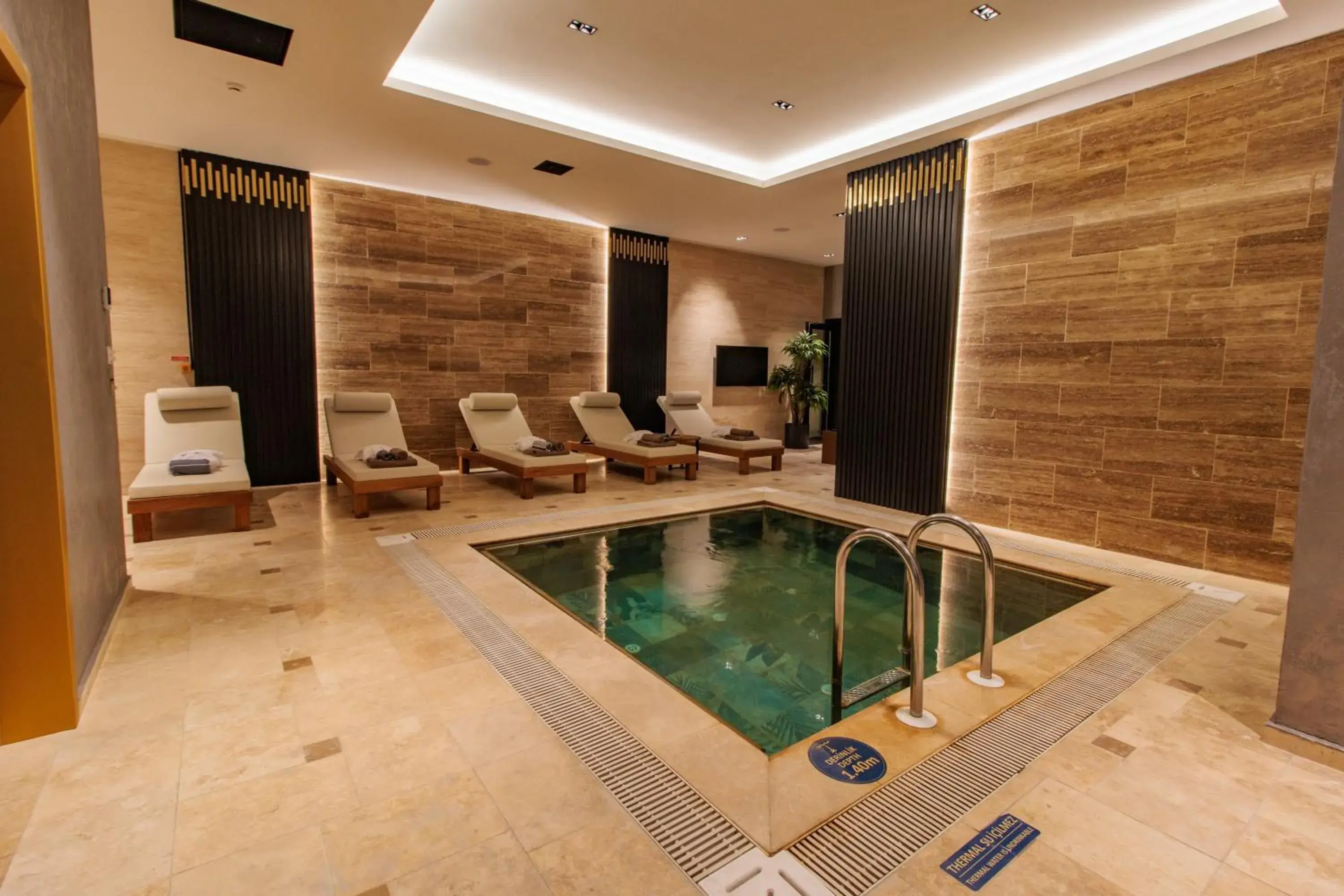 Spa and wellness centre/facilities, Swimming Pool in Anadolu Hotels Esenboga Thermal