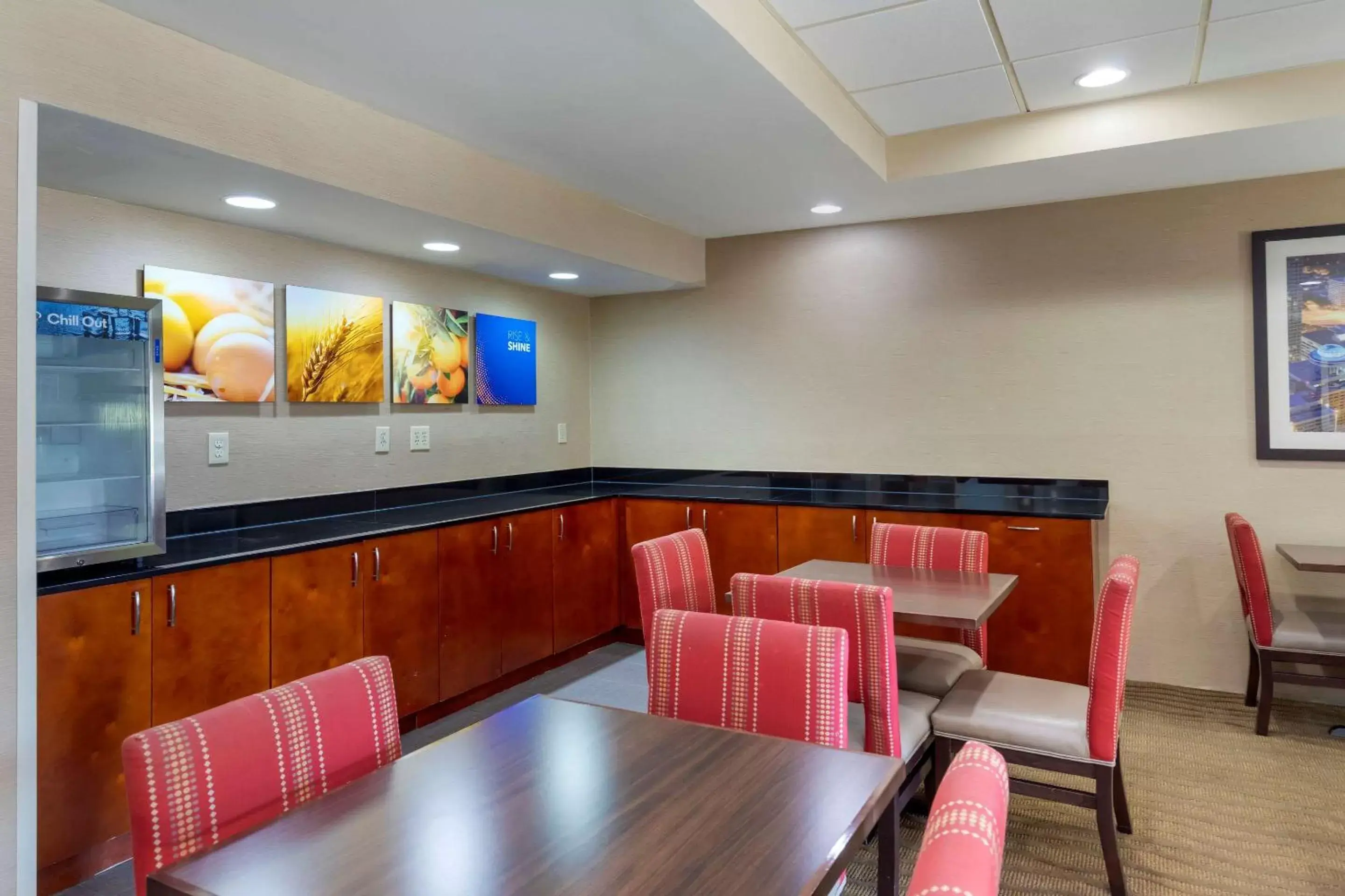 Restaurant/places to eat in Comfort Inn Kennesaw