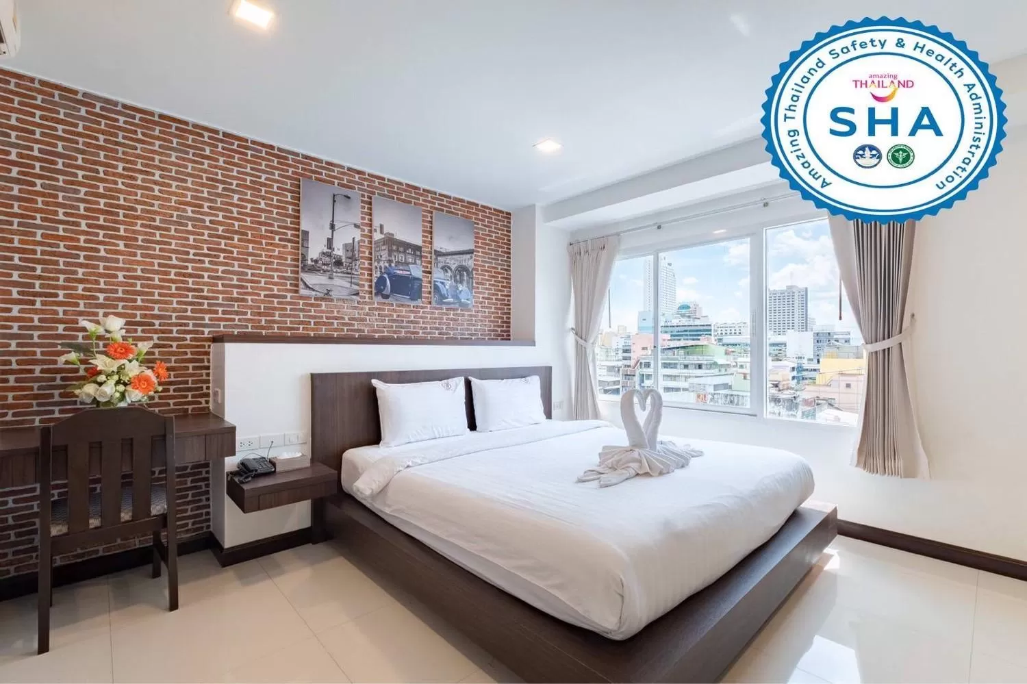 Photo of the whole room, Bed in U Hatyai Hotel