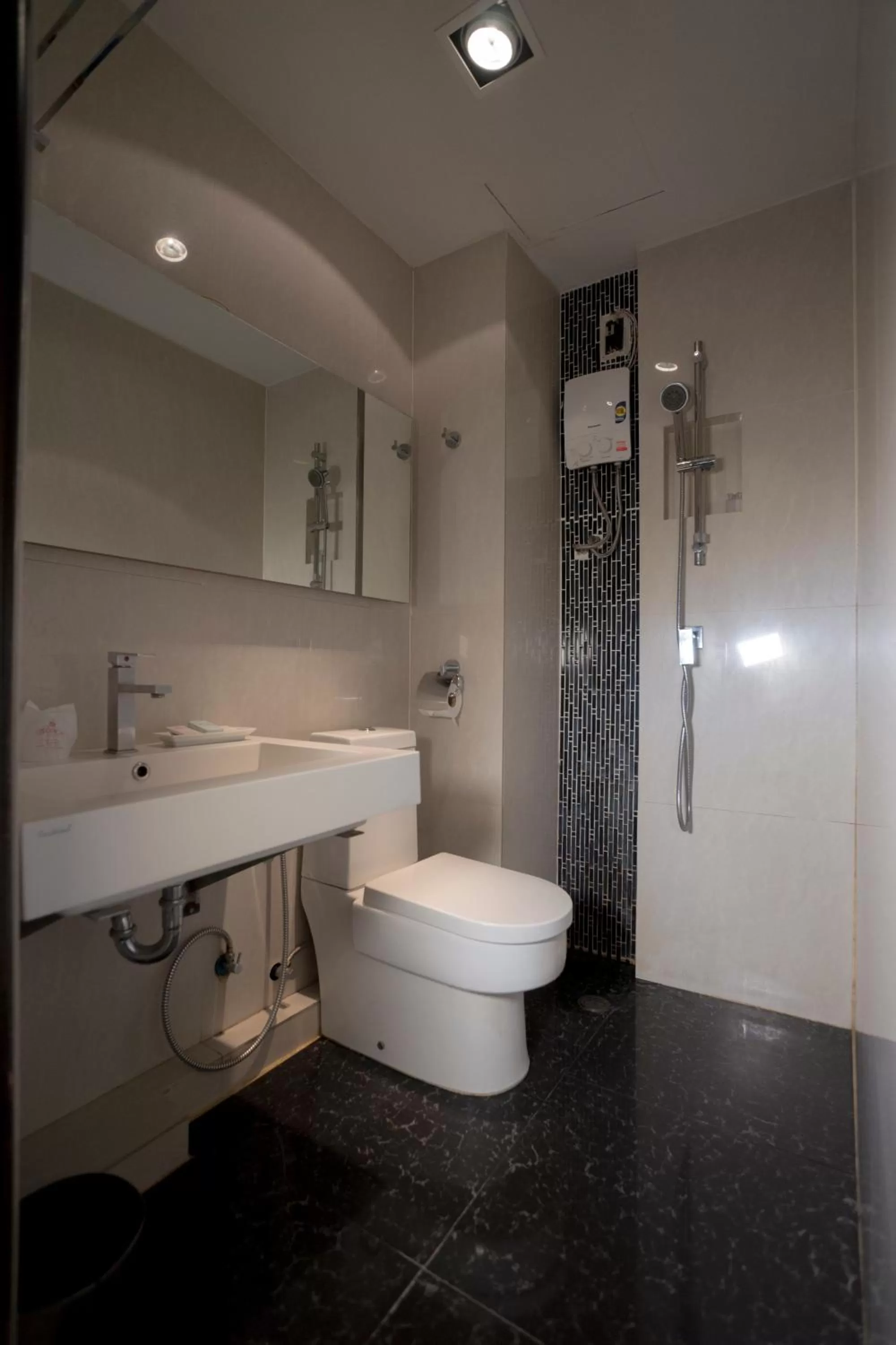 Kiss Gardenhome Chic Hotel