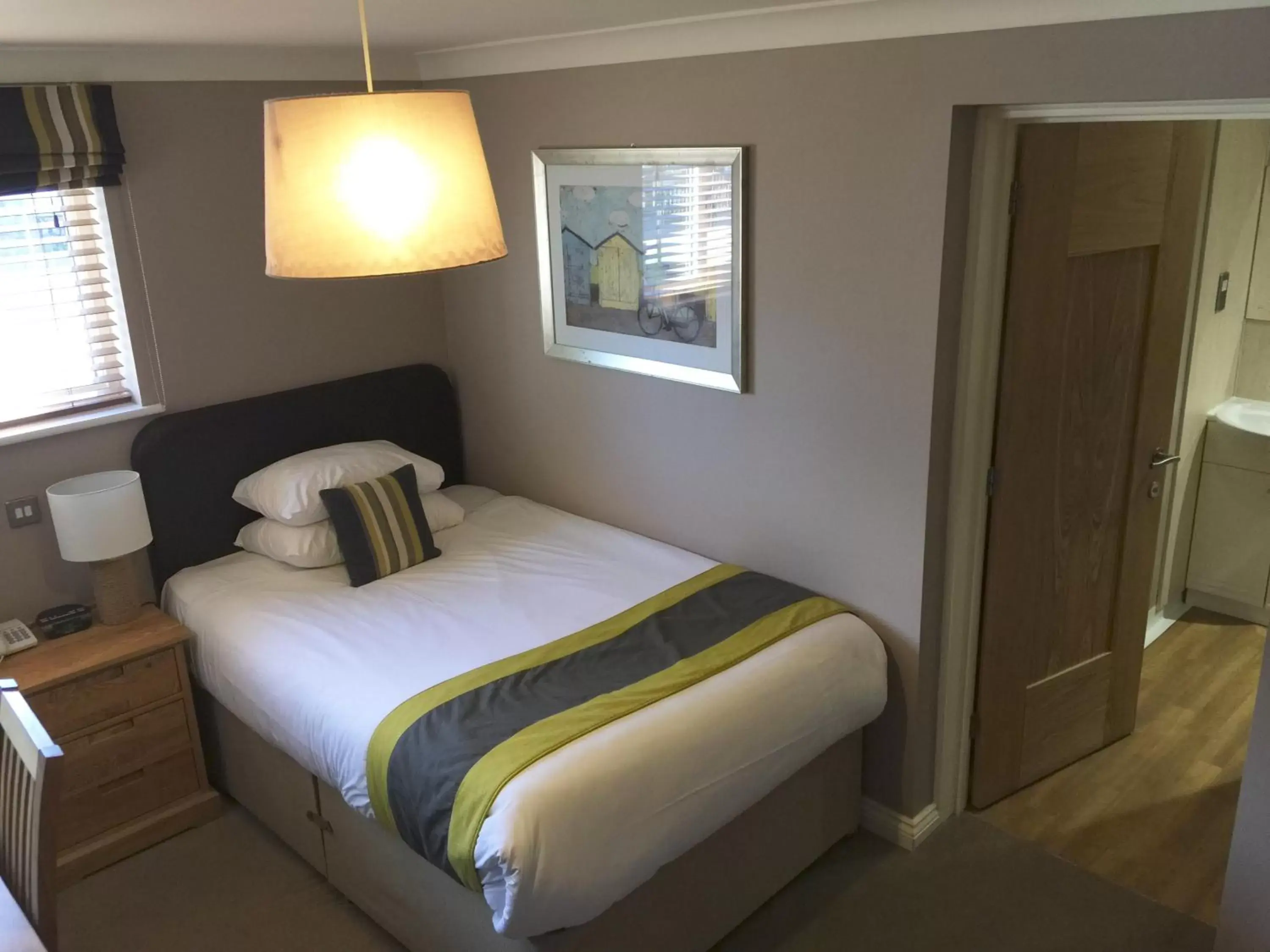 Bedroom, Bed in Breckland Lodge