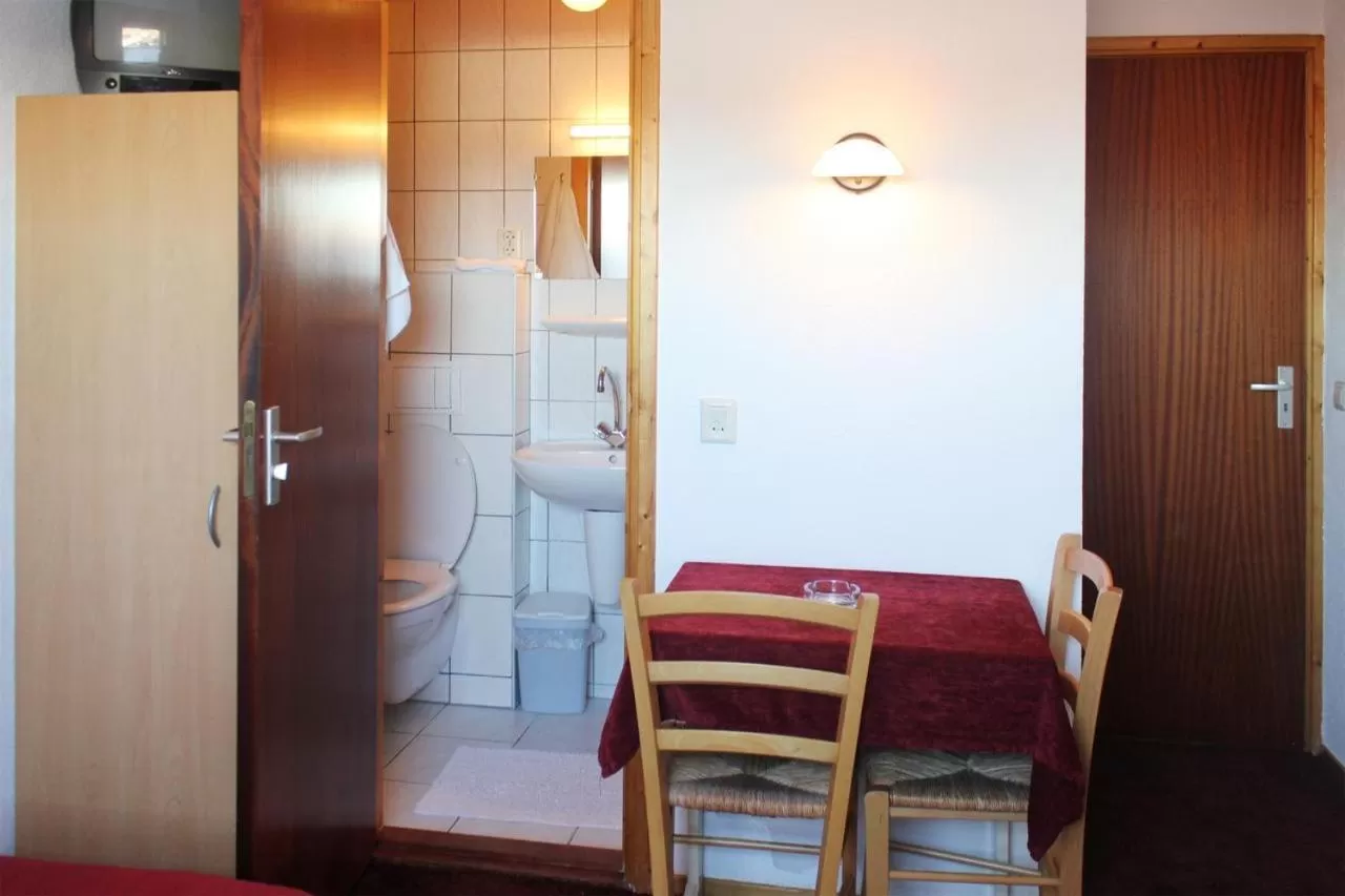 Bathroom in Hotel Cafe 't Zonneke