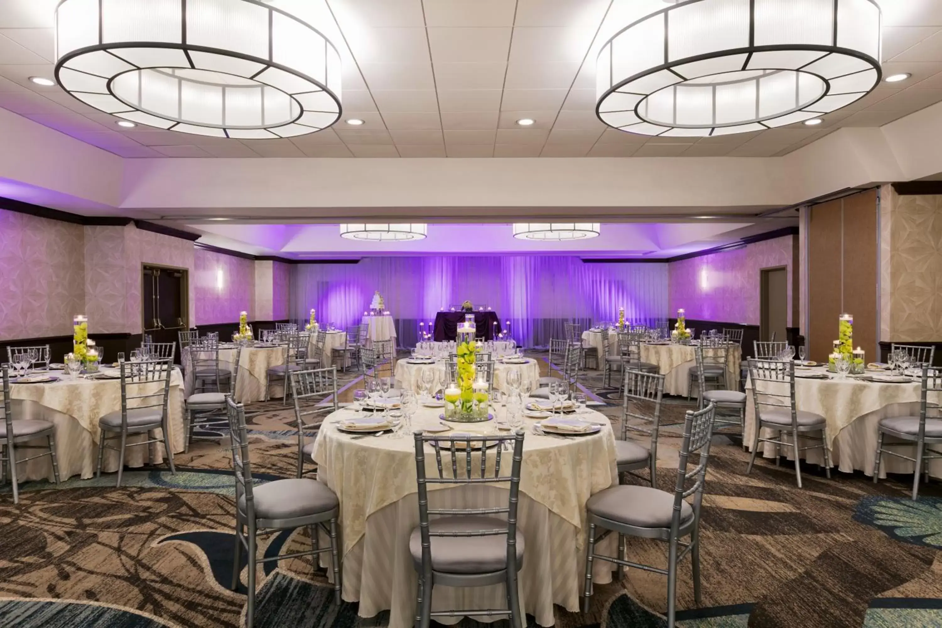 Banquet/Function facilities, Restaurant/Places to Eat in Crowne Plaza Crystal City-Washington, D.C., an IHG Hotel