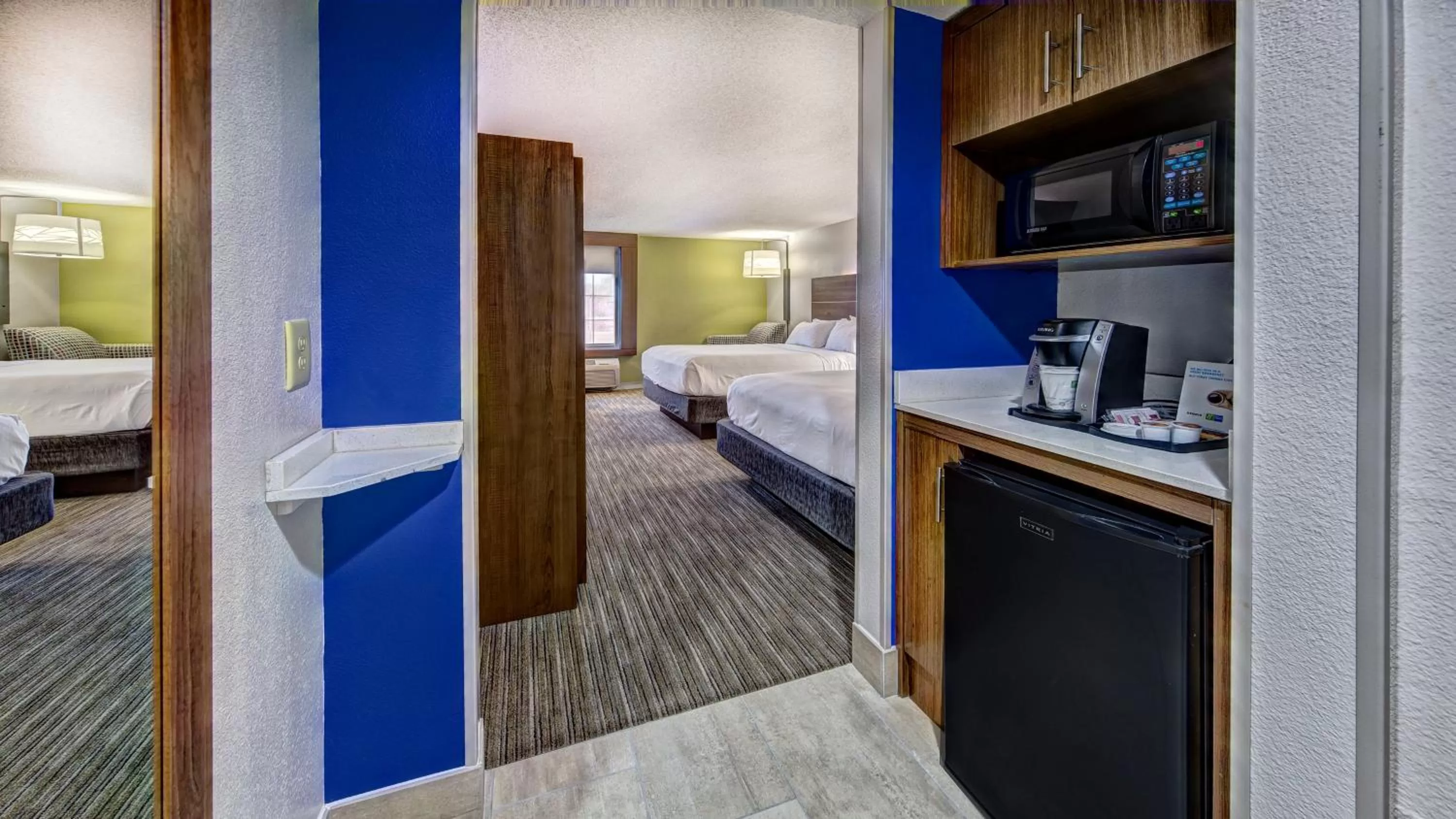 Photo of the whole room, Bed in Holiday Inn Express & Suites Crossville by IHG