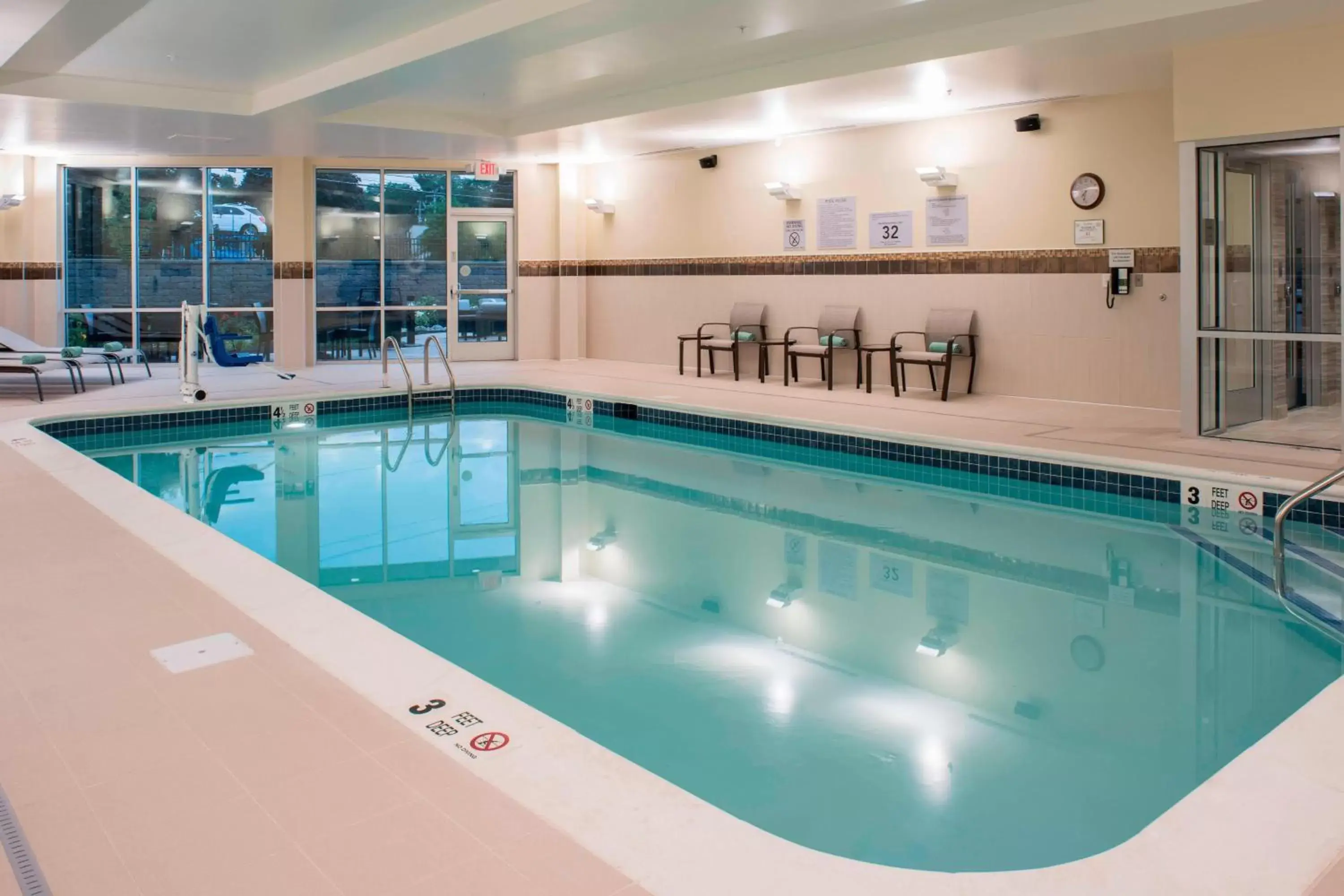 Swimming Pool in Courtyard by Marriott Albany Clifton Park