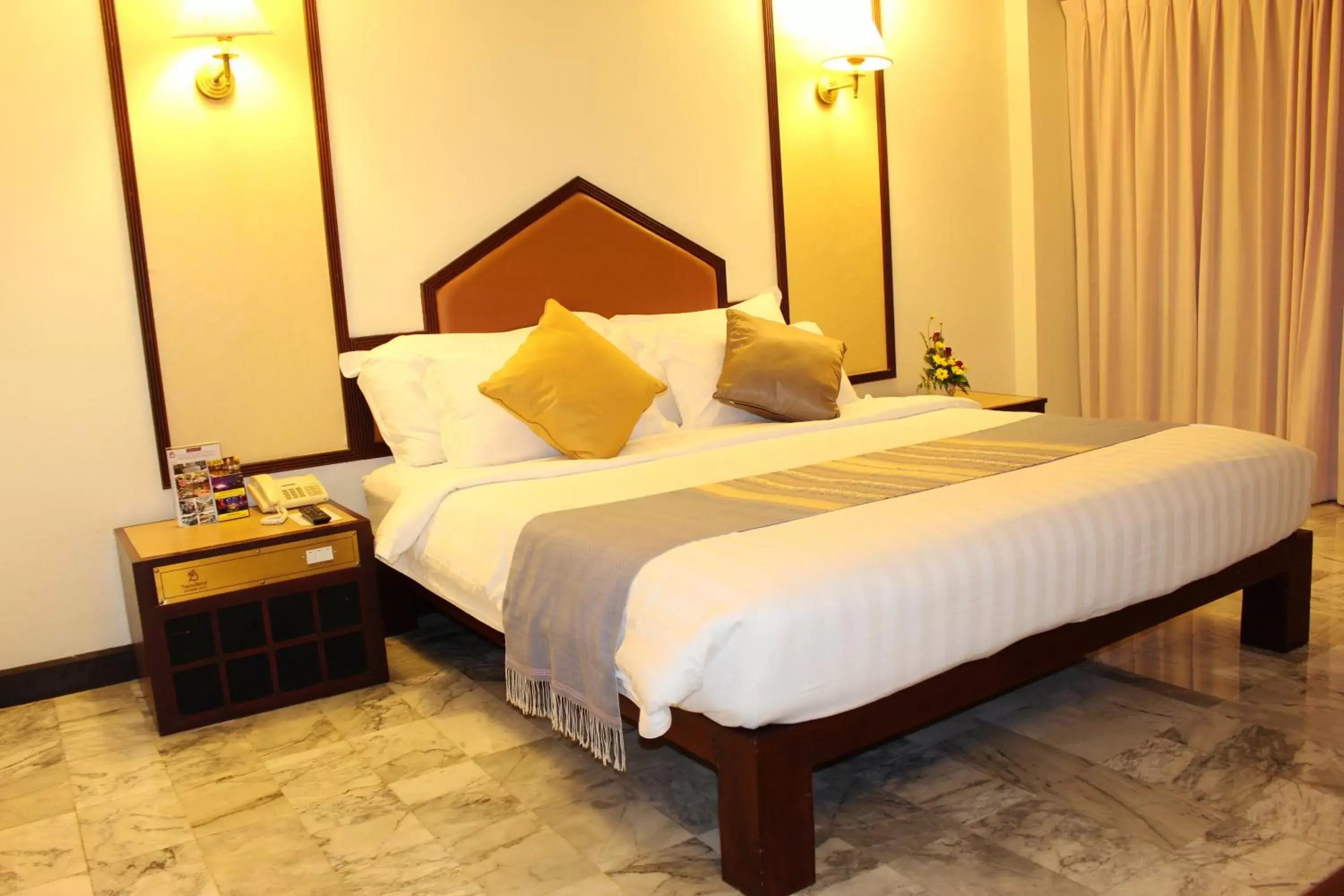 Bed in Seeharaj Hotel