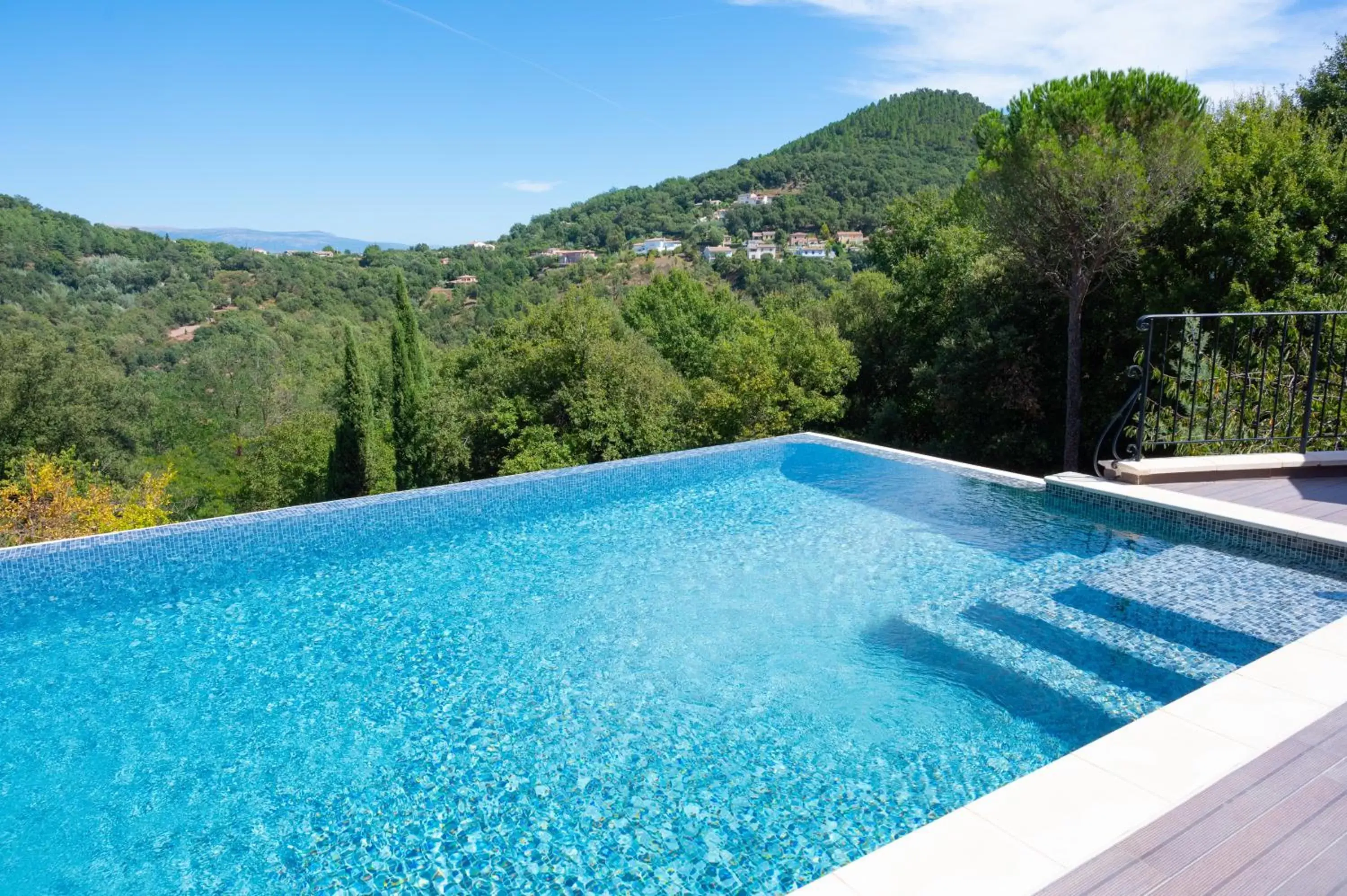 Swimming Pool in Le Mas de la Verrerie