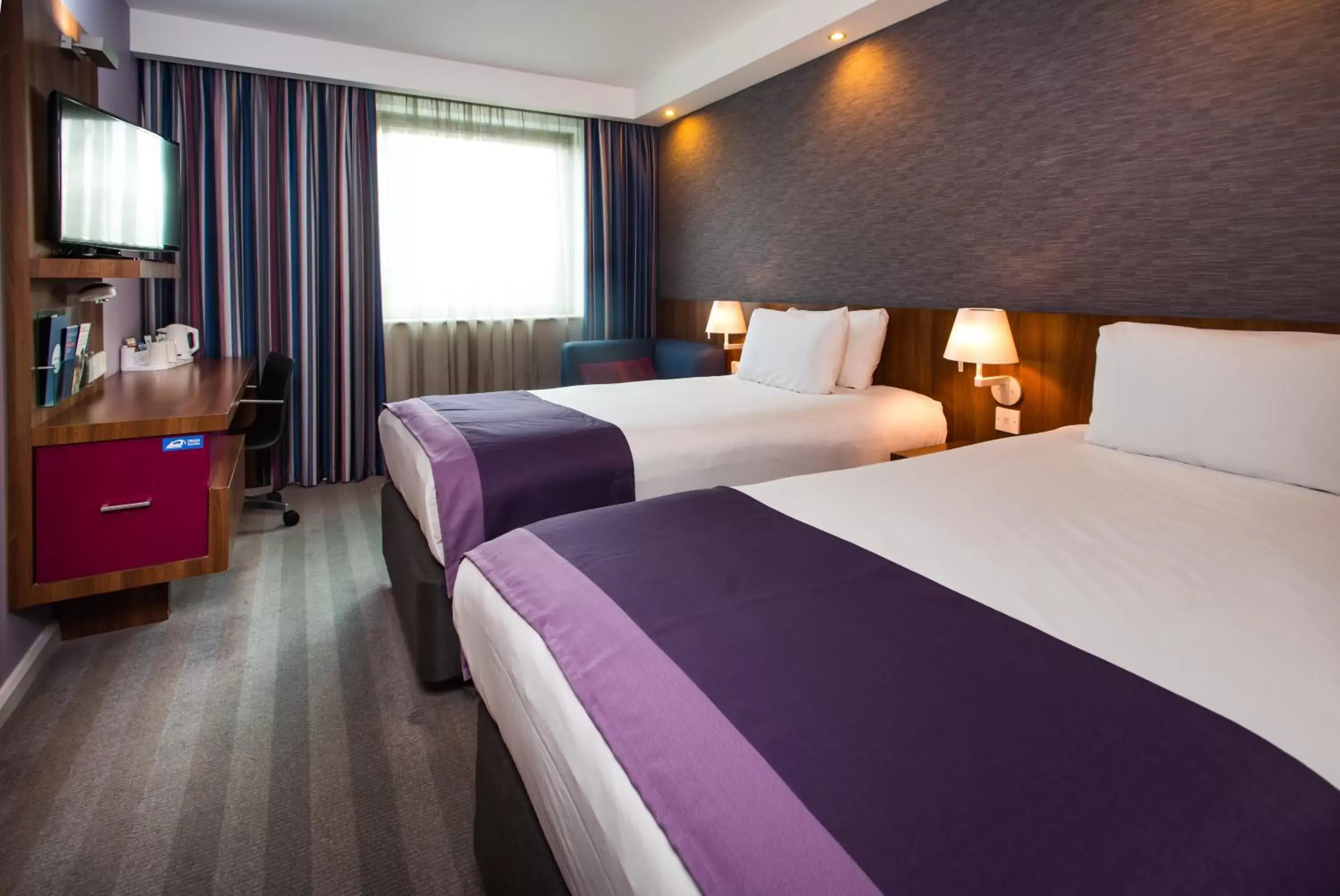 Photo of the whole room, Bed in Holiday Inn Express Lincoln City Centre, an IHG Hotel