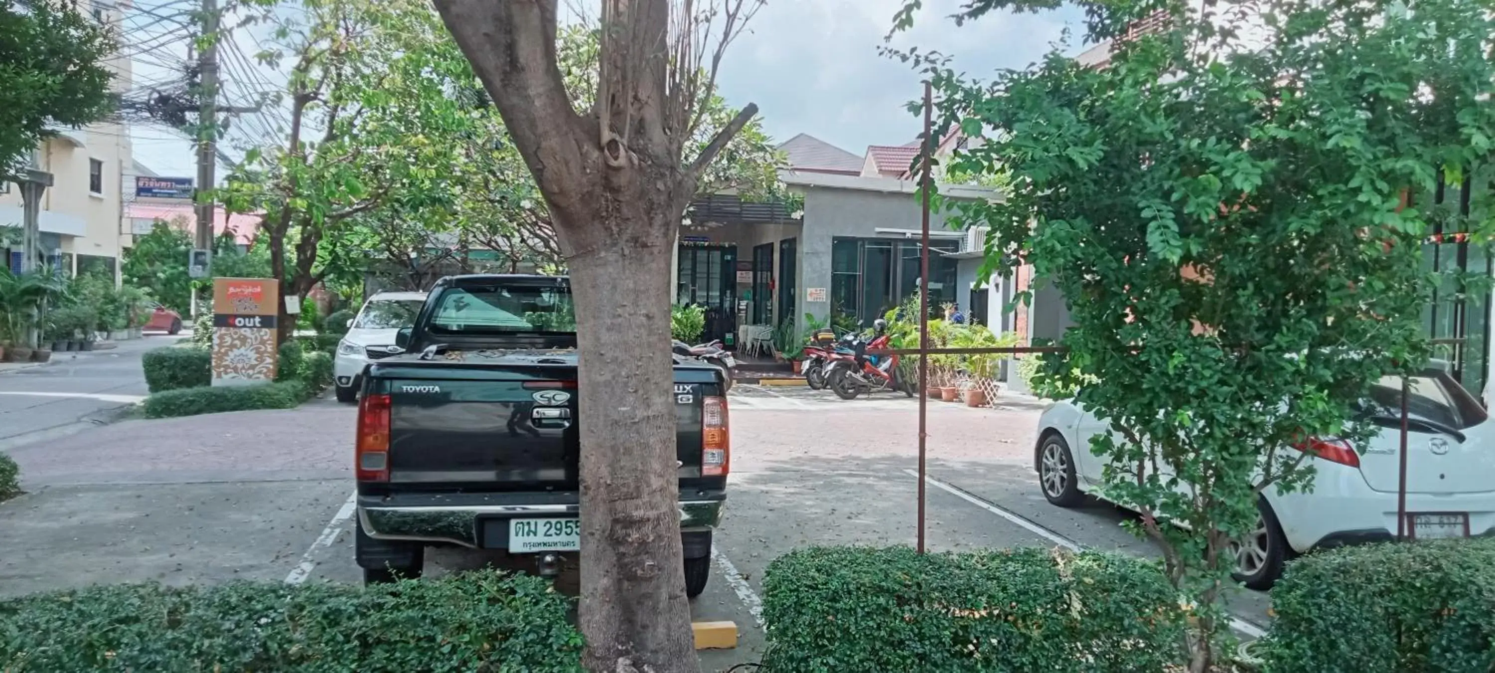 Parking, Property Building in The Bangkok Cha Cha Suite - SHA Certified