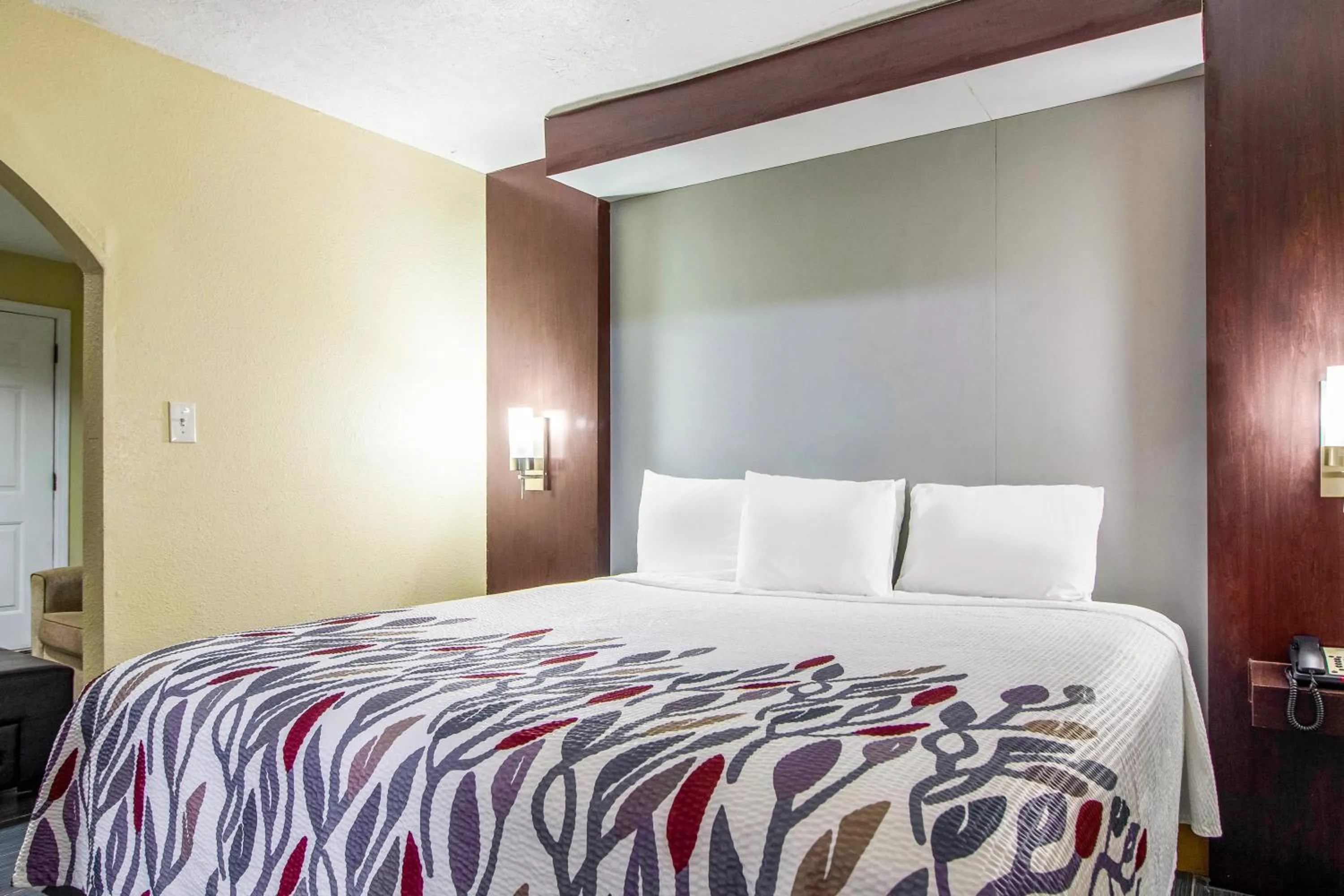 King Suite - Non-Smoking in Rodeway Inn & Suites Houston near Medical Center