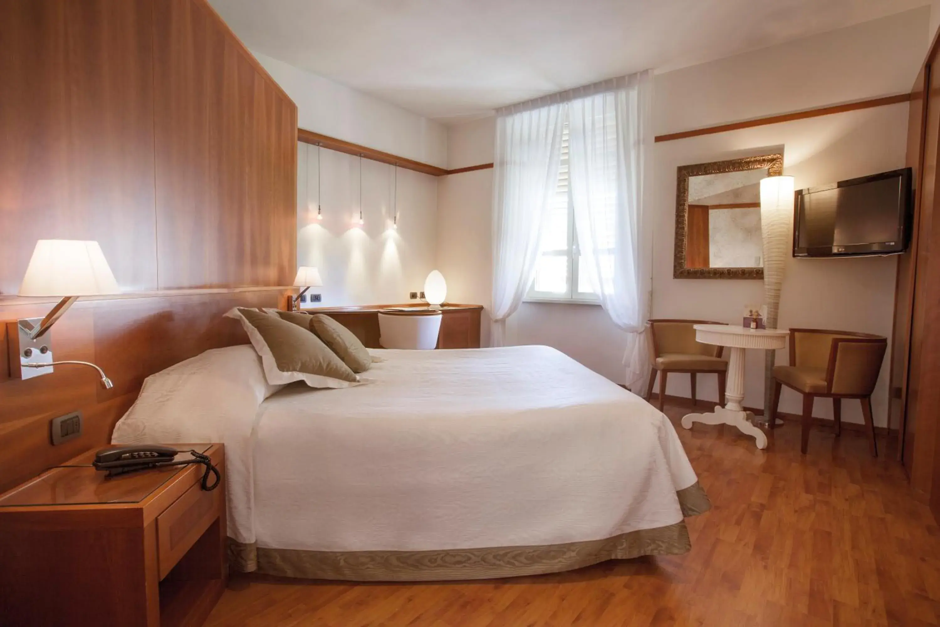 Photo of the whole room, Bed in Albergo Celide